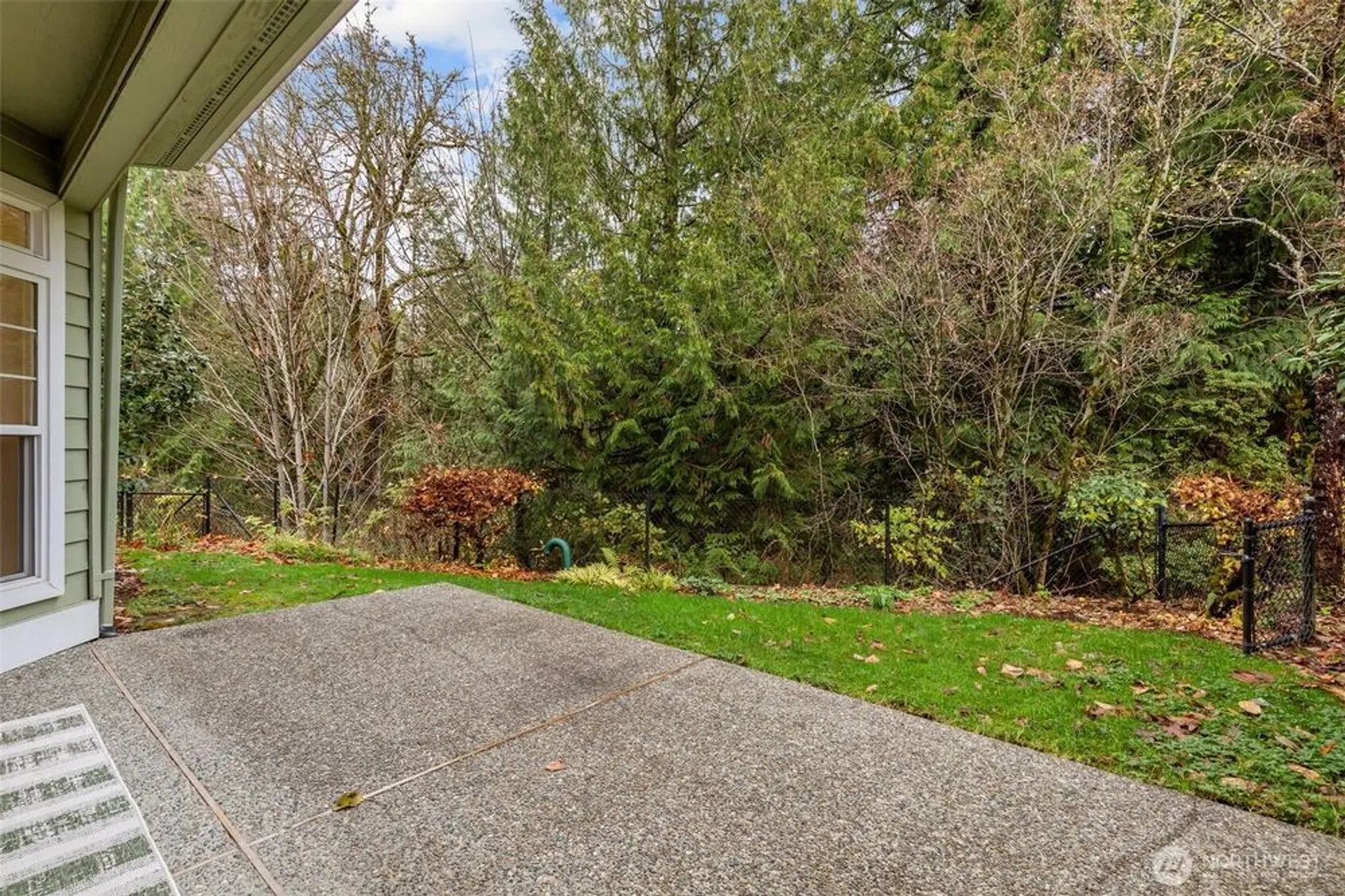 Property Slideshow image 29 of 40 | 22637 se 44th ln, Issaquah, WA, 98029