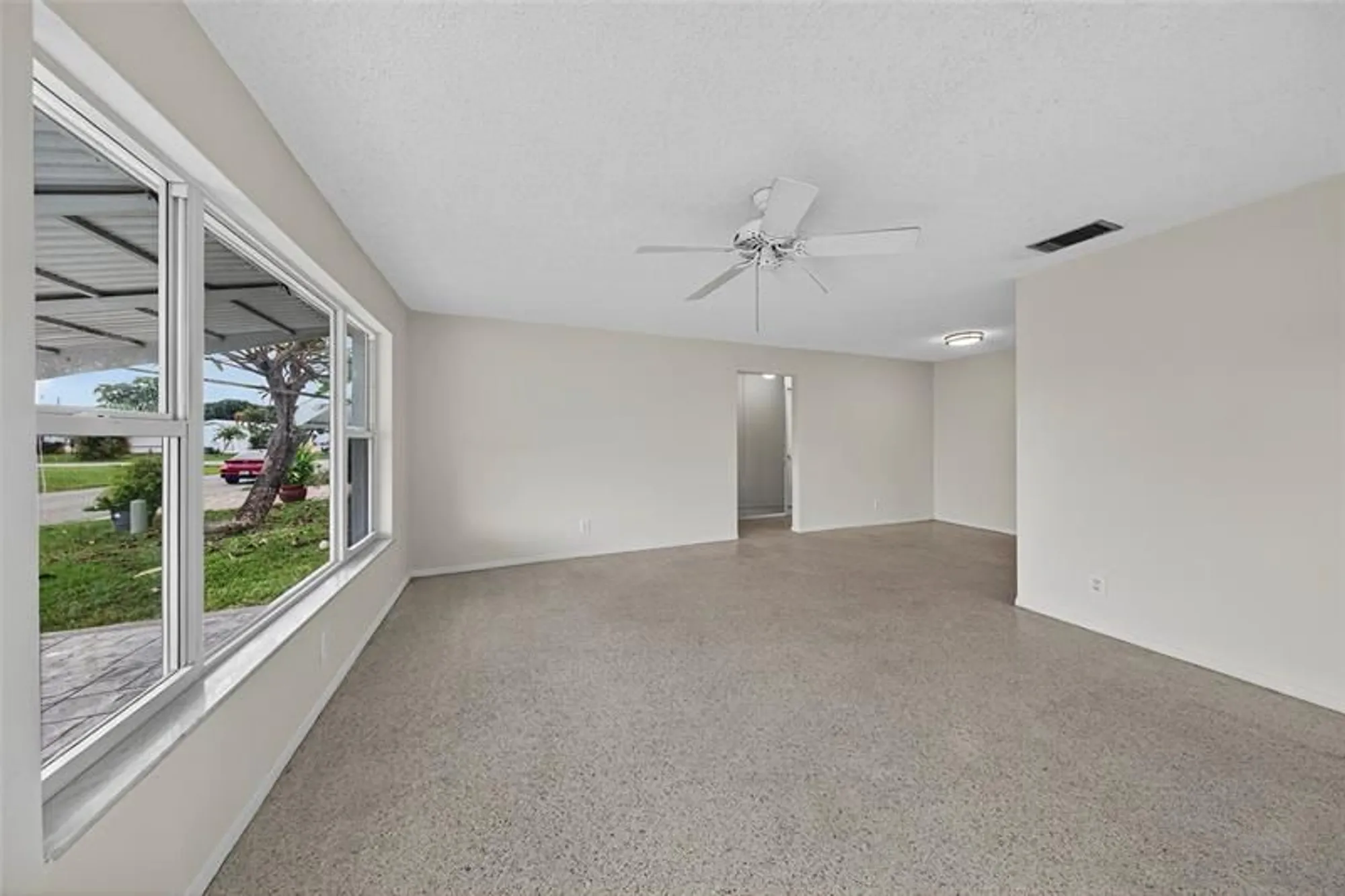 Property Slideshow image 10 of 67 | 2711 nw 4th ave, Pompano Beach, FL, 33064
