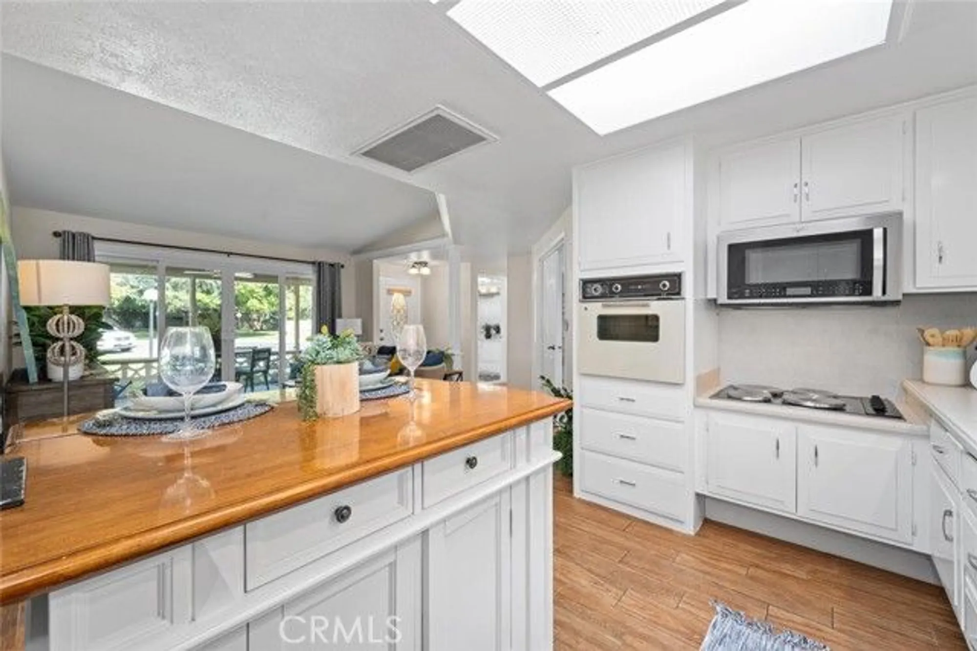 Property Slideshow image 18 of 31 | 13061 del monte dr apt 277l, Seal Beach, CA, 90740