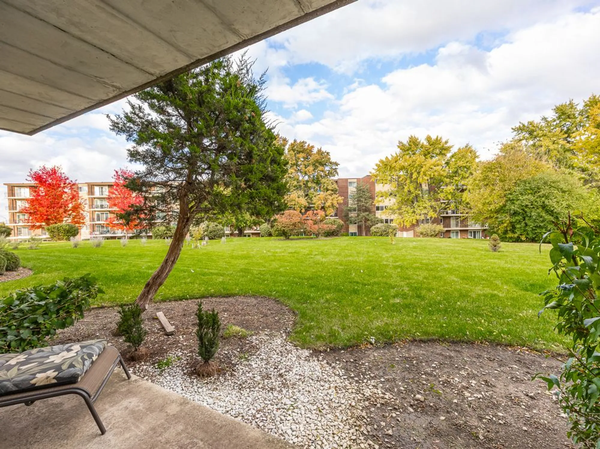 Property Slideshow image 22 of 25 | 5540 walnut ave apt 33a, Downers Grove, IL, 60515