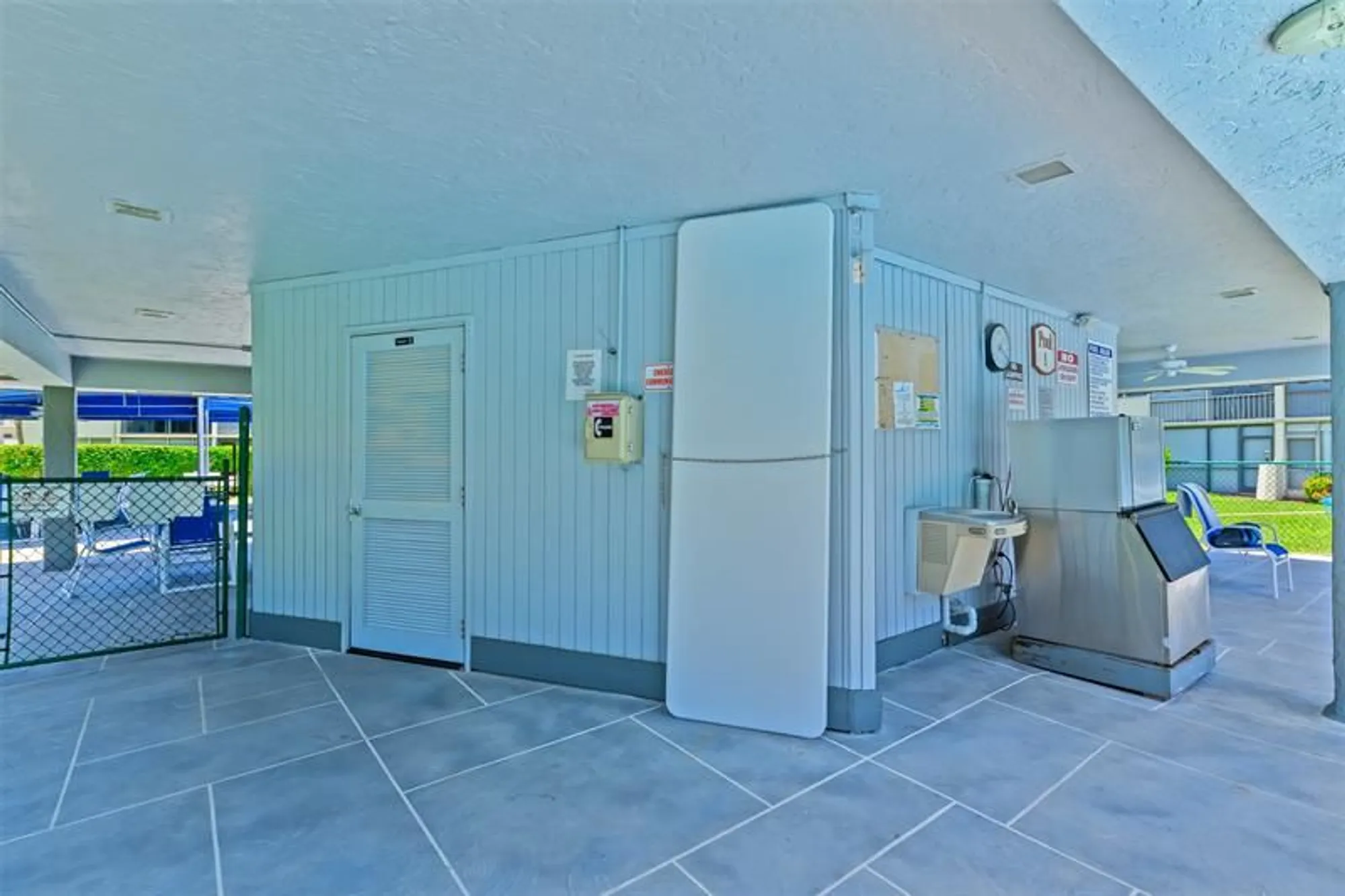 Property Slideshow image 41 of 51 | 9511 n hollybrook lake dr 207, Pembroke Pines, FL, 33025