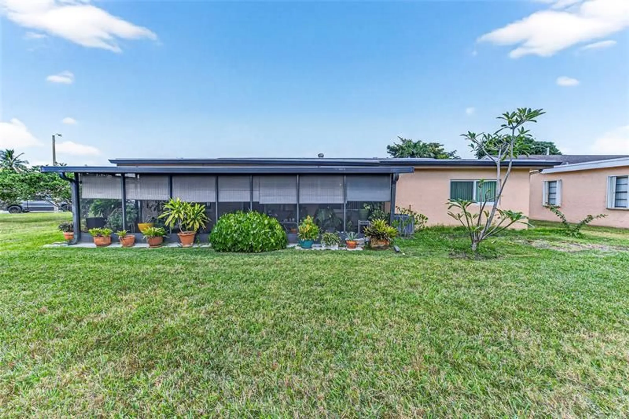 Property Slideshow image 43 of 50 | 9812 nw 75th ct, Tamarac, FL, 33321