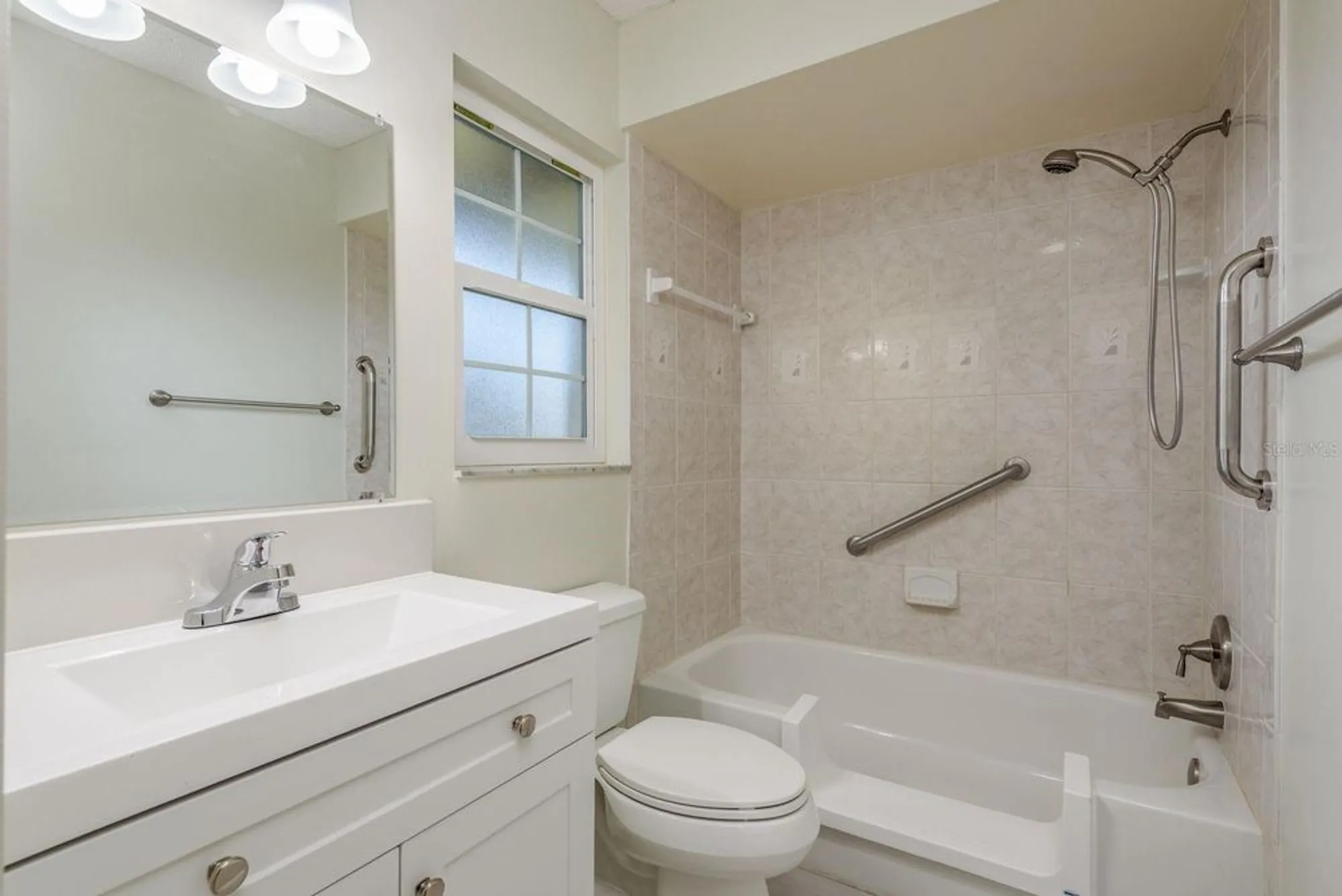Property Slideshow image 15 of 29 | 1701 pinehurst rd 19e, Dunedin, FL, 34698