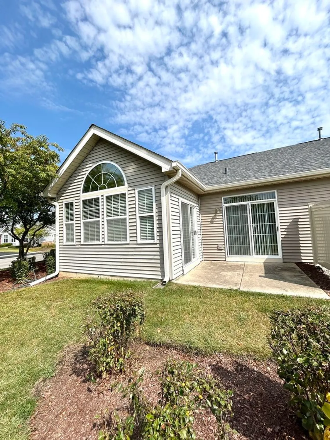 Property Slideshow image 16 of 19 | 21531 wolf lake way, Crest Hill, IL, 60403