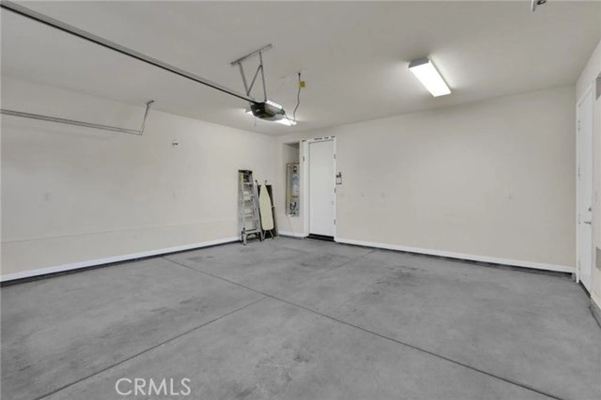 Property Slideshow image 27 of 40 | 11063 semmering ct, Apple Valley, CA, 92308