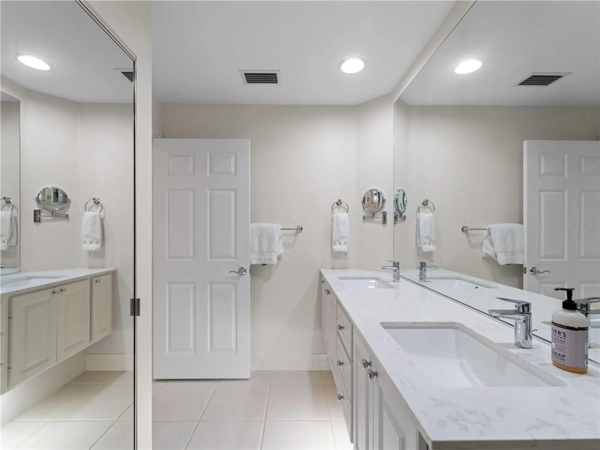 Property Slideshow image 22 of 62 | 7641 quinto dr, Sarasota, FL, 34238