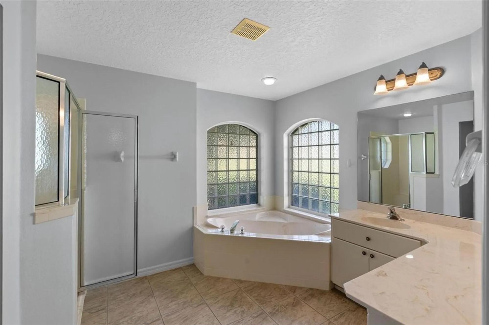 Property Slideshow image 12 of 21 | 26908 honeymoon ave, Leesburg, FL, 34748