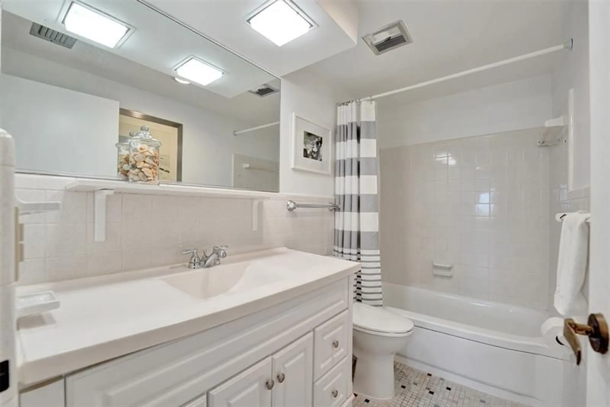 Property Slideshow image 24 of 47 | 3233 ne 34th st 1517, Fort Lauderdale, FL, 33308