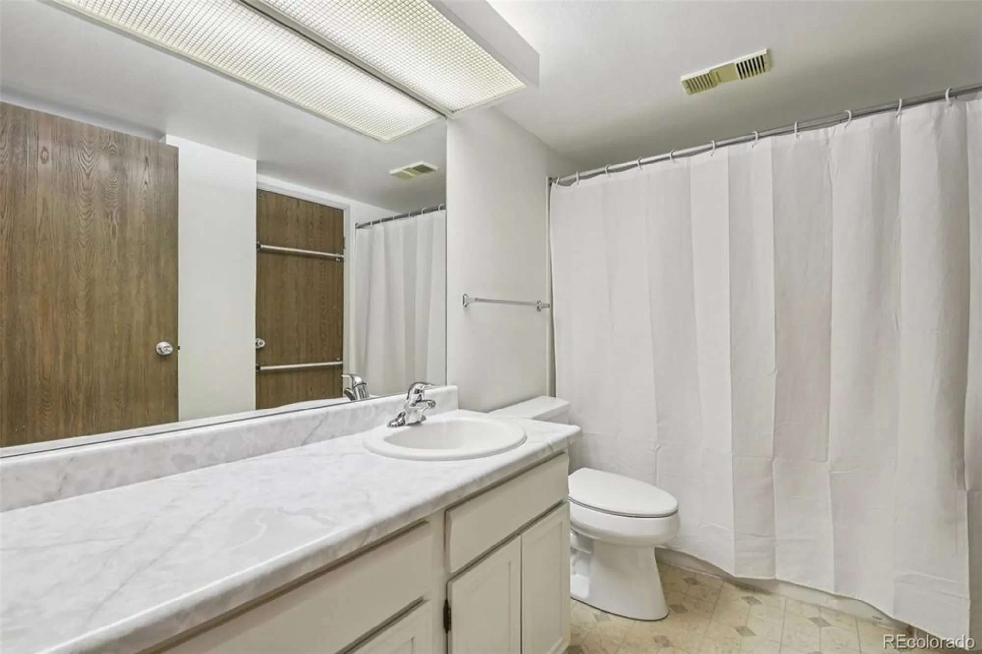 Property Slideshow image 19 of 39 | 14300 e marina dr 207, Aurora, CO, 80014