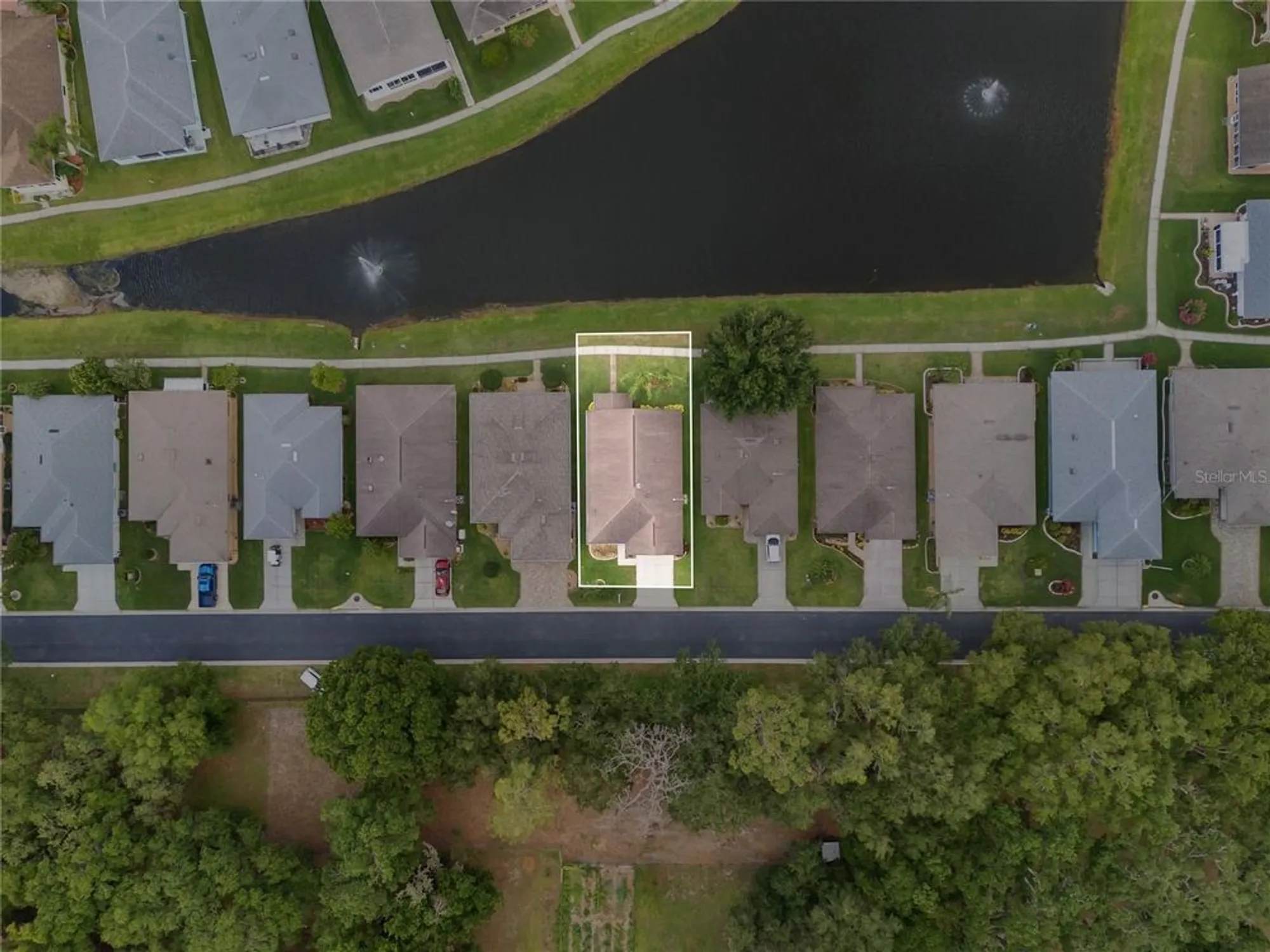 Property Slideshow image 34 of 35 | 2244 silver lakes dr, Lakeland, FL, 33810