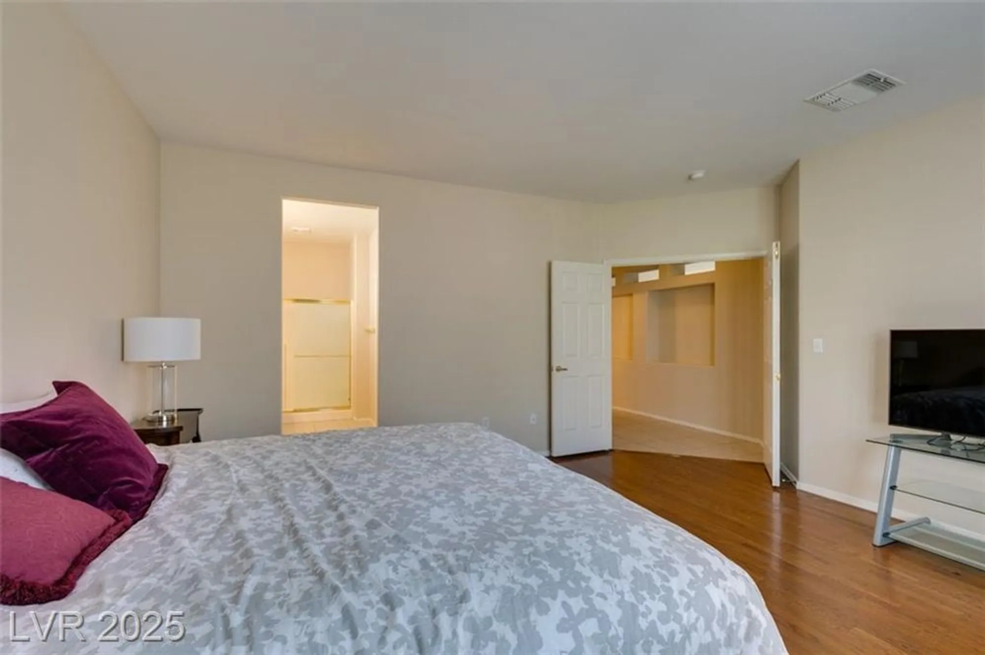 Property Slideshow image 18 of 34 | 2165 king mesa dr, Henderson, NV, 89012