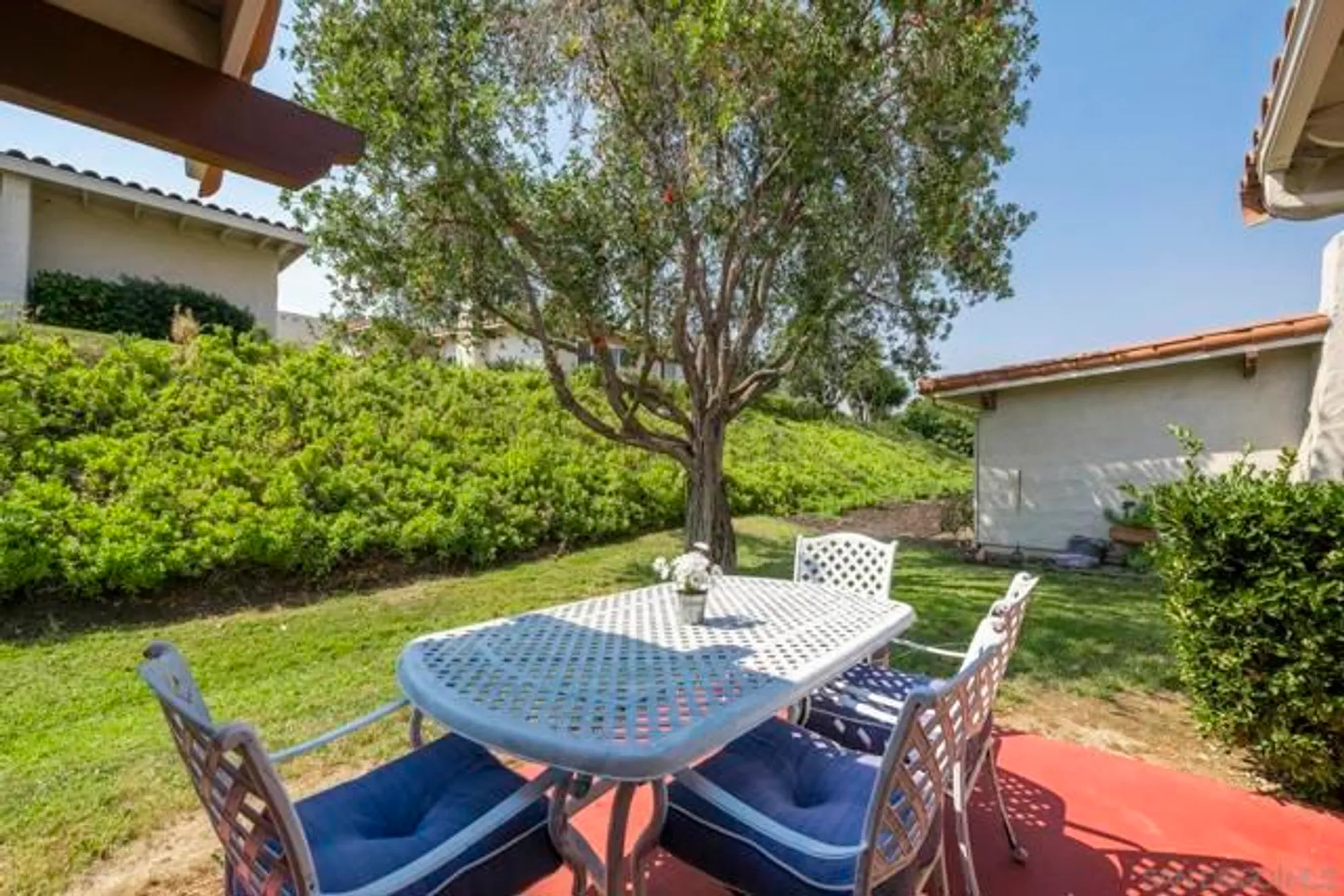 Property Slideshow image 7 of 35 | 16660 roca dr, San Diego, CA, 92128
