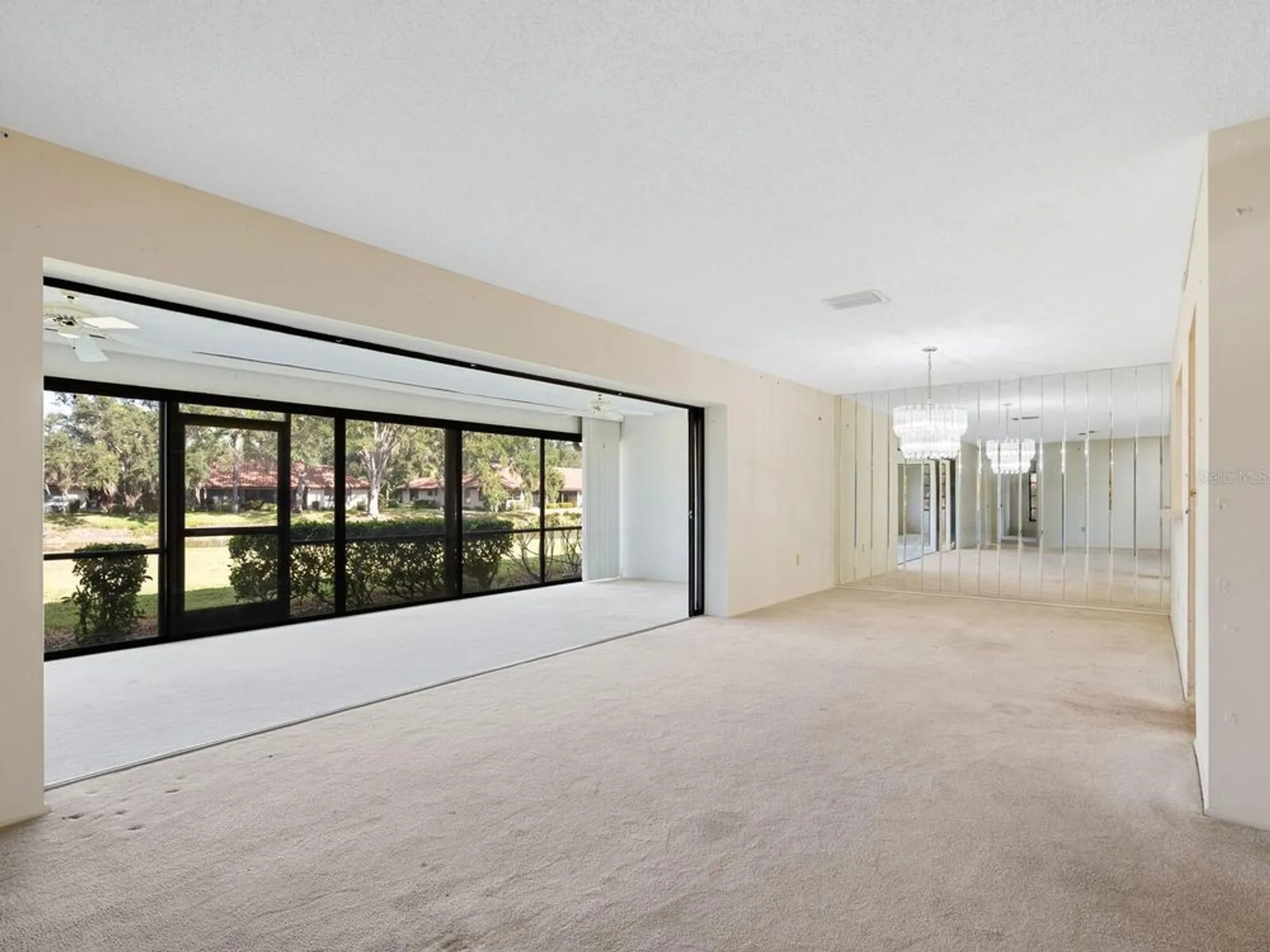 Property Slideshow image 9 of 53 | 5450 golf pointe dr, Sarasota, FL, 34243