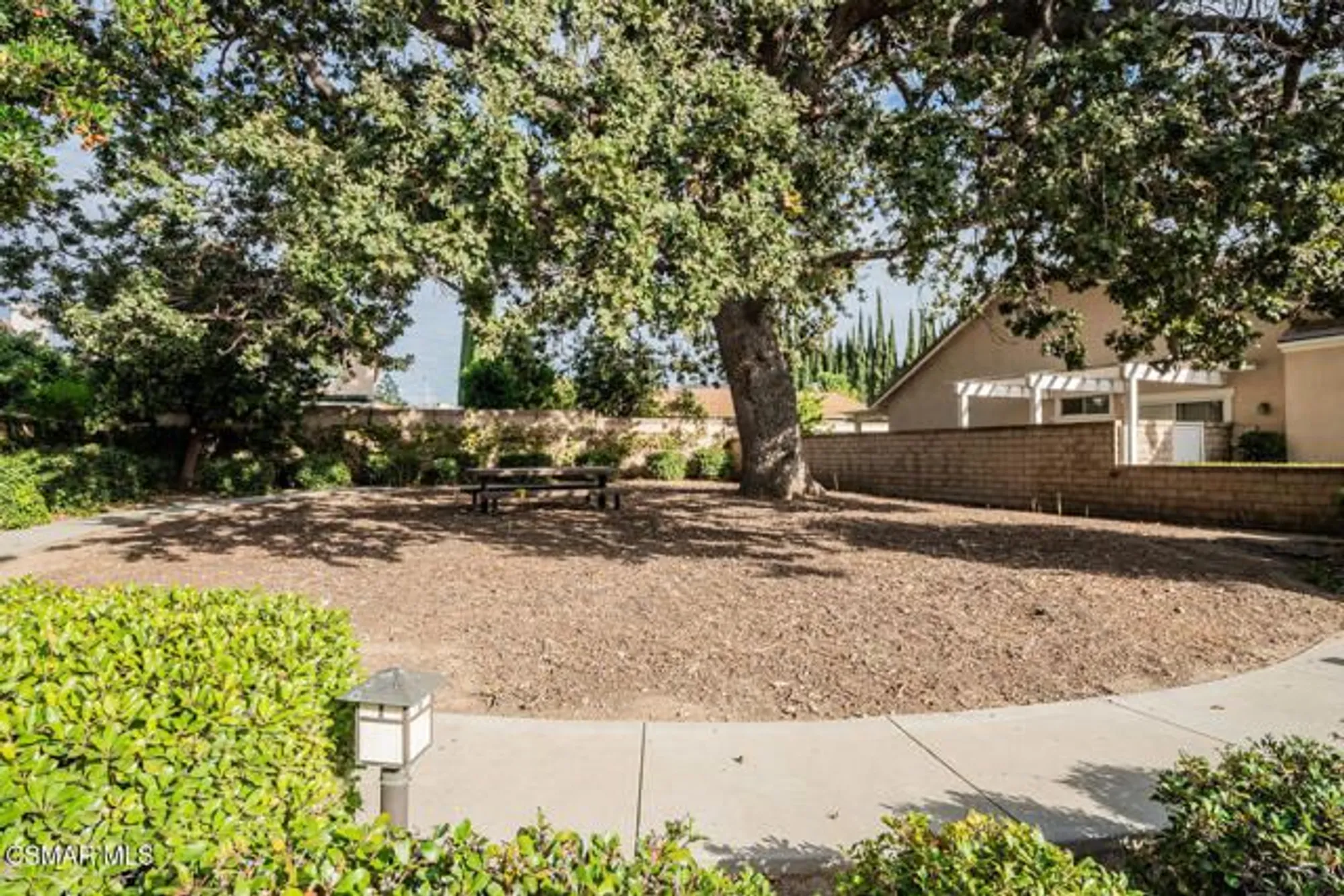 Property Slideshow image 15 of 27 | 2040 freesia ave, Simi Valley, CA, 93063