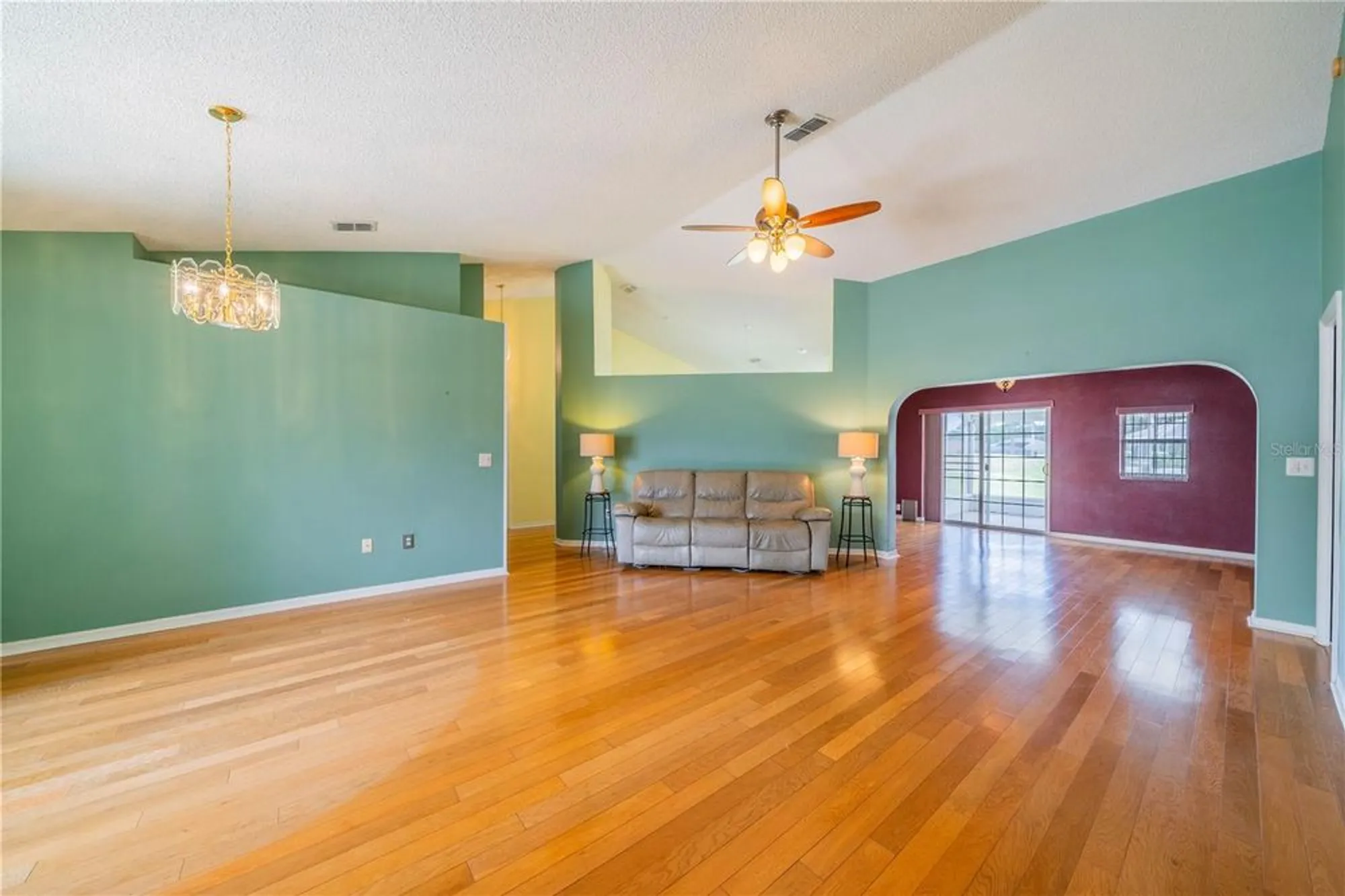Property Slideshow image 19 of 47 | 301 caloosa palms ct, Sun City Center, FL, 33573