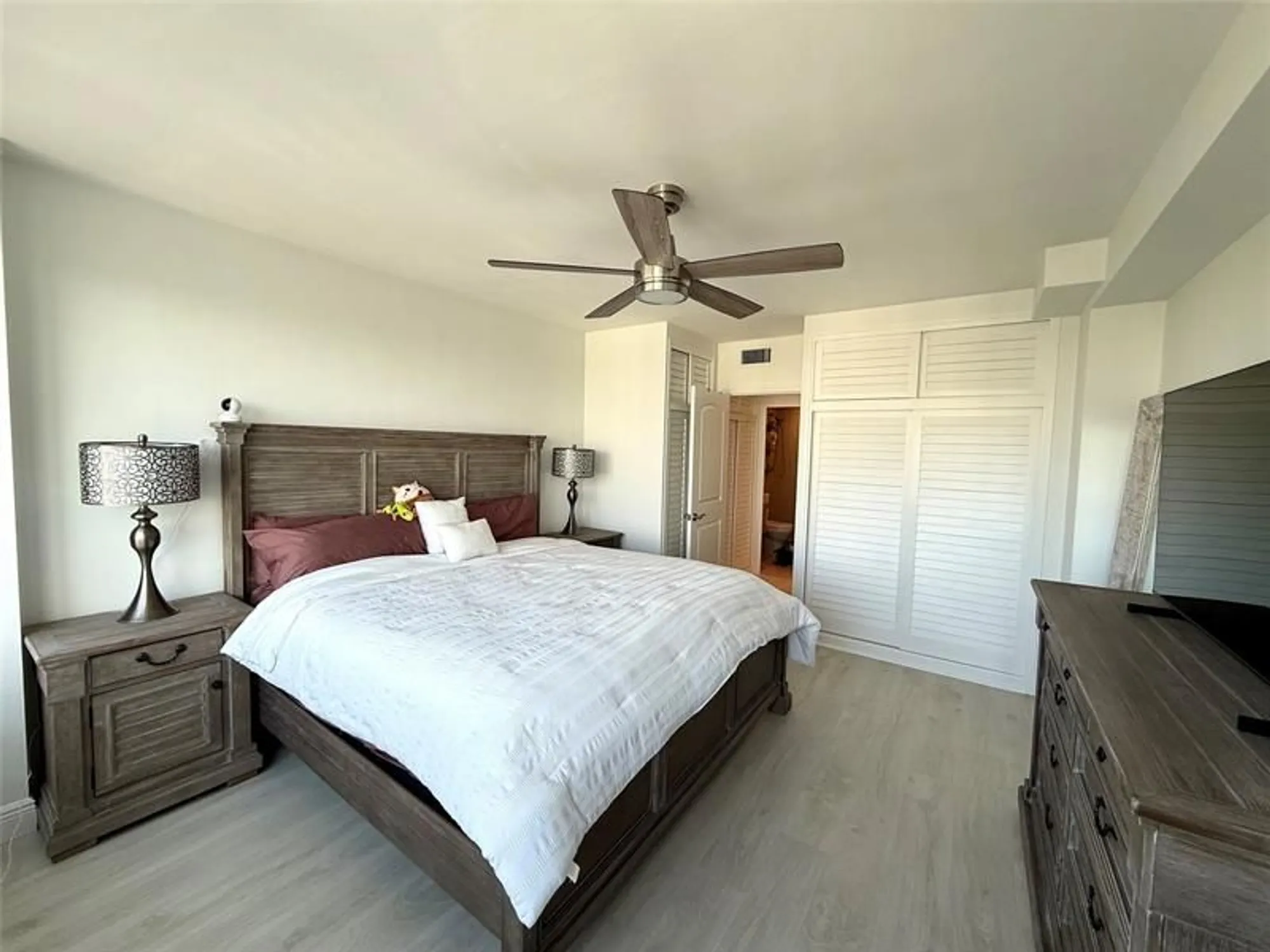 Property Slideshow image 15 of 31 | 3233 ne 34th st apt 1403, Fort Lauderdale, FL, 33308