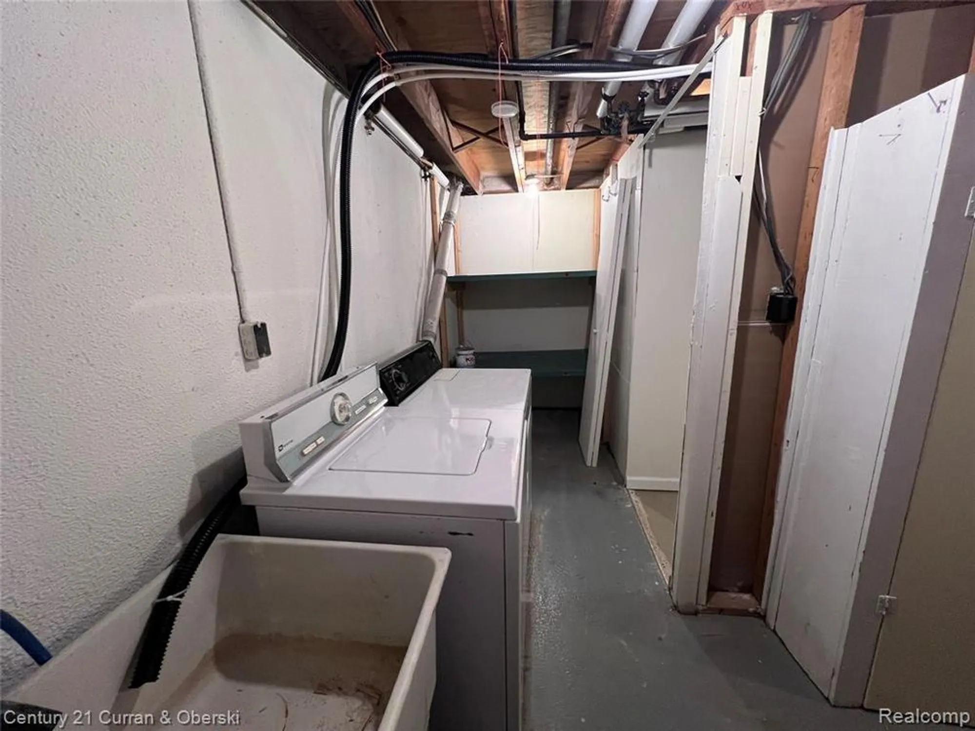 Property Slideshow image 9 of 12 | 25159 franklin ter # 8, South Lyon, MI, 48178