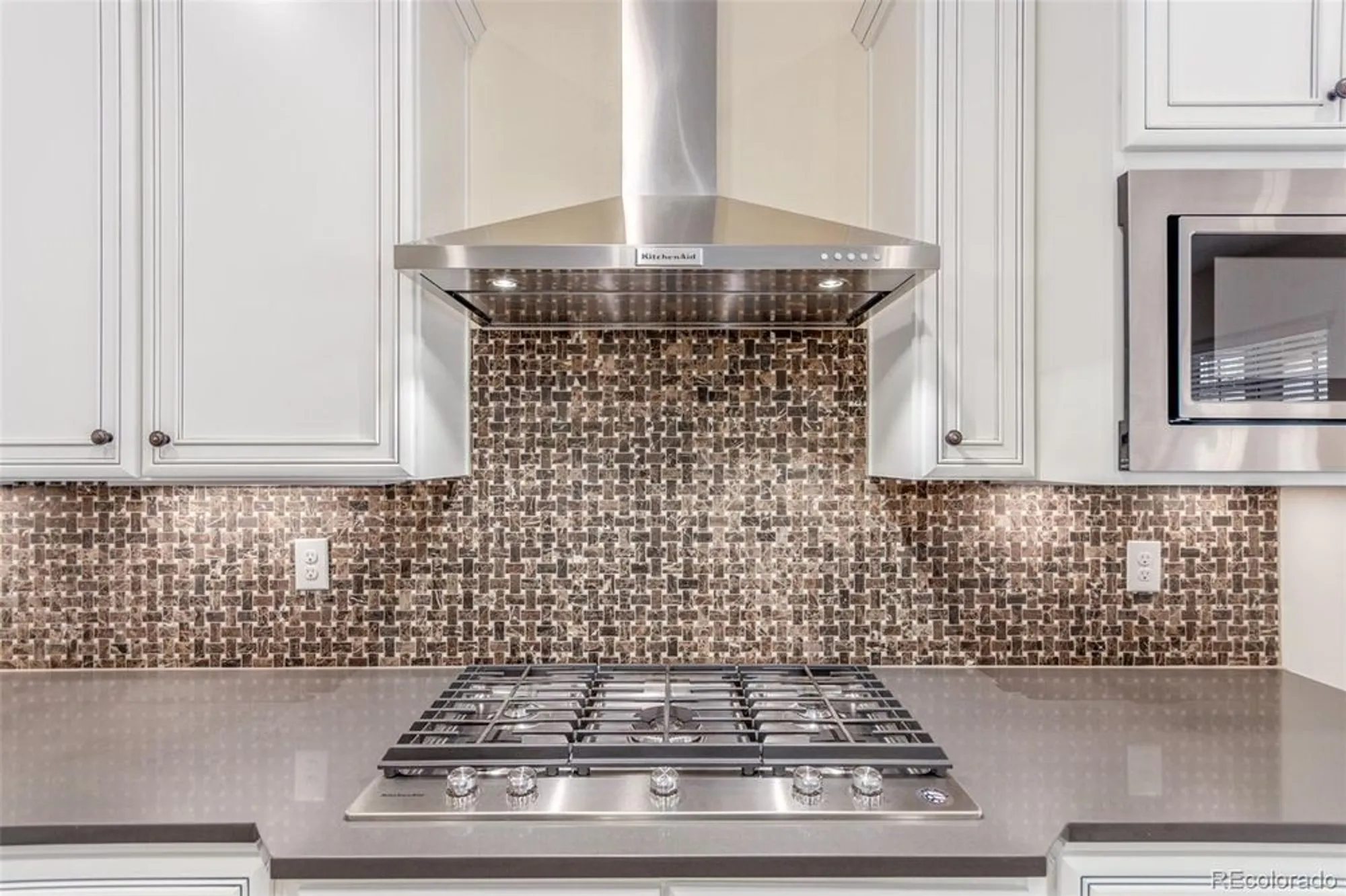 Property Slideshow image 19 of 45 | 22654 e henderson dr, Aurora, CO, 80016