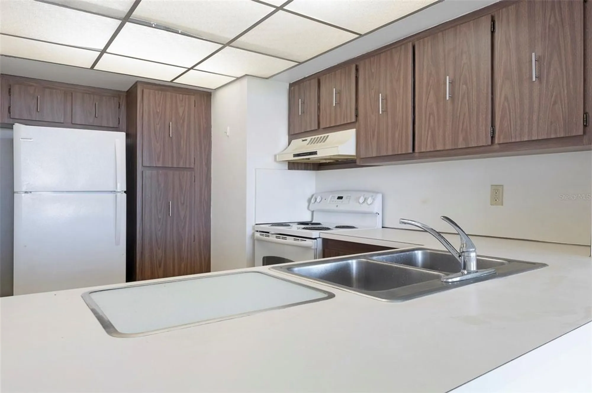 Property Slideshow image 4 of 27 | 6104 palma del mar blvd s apt 405, Saint Petersburg, FL, 33715