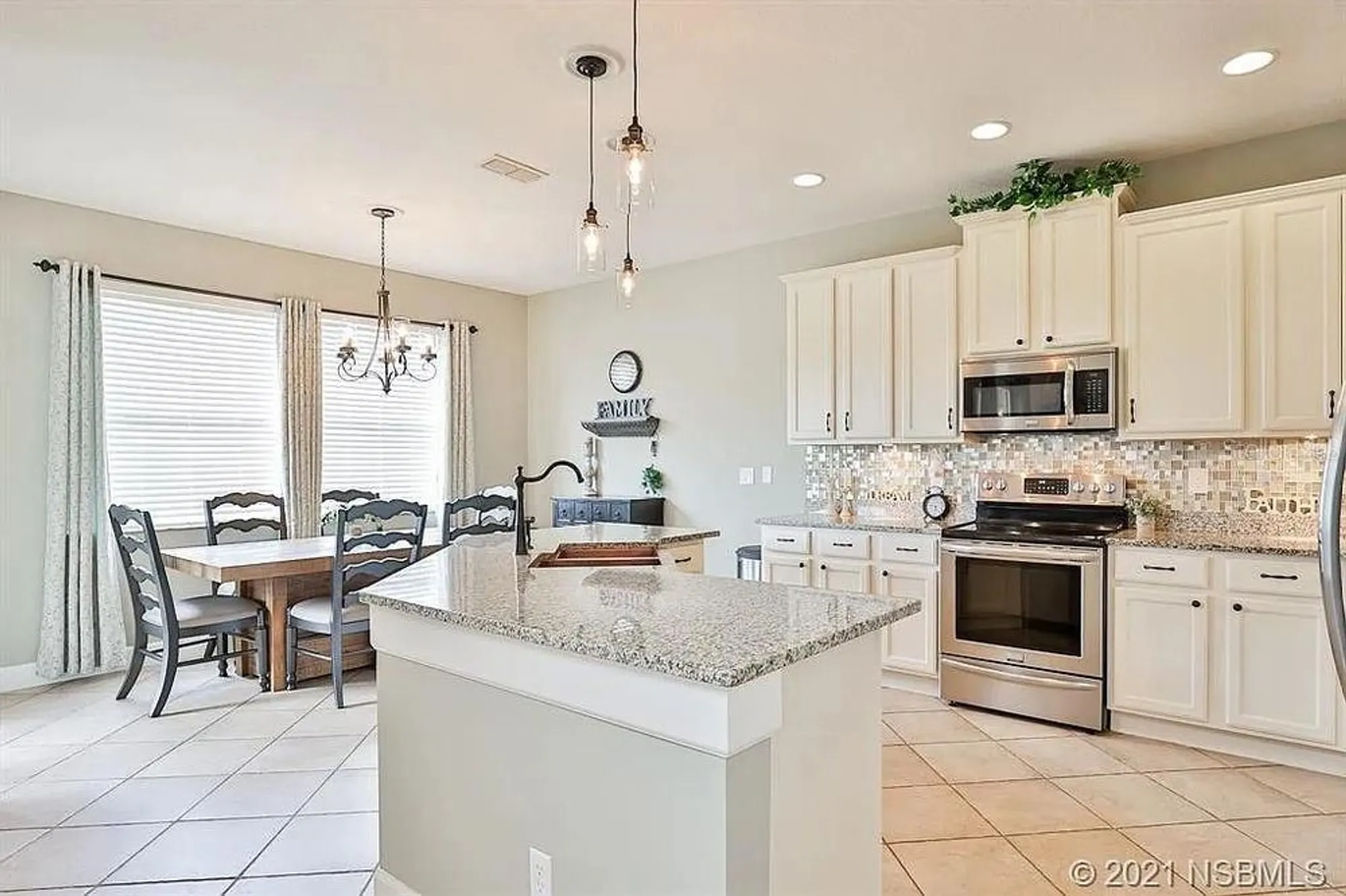 Property Slideshow image 6 of 35 | 453 venetian villa dr, New Smyrna Beach, FL, 32168