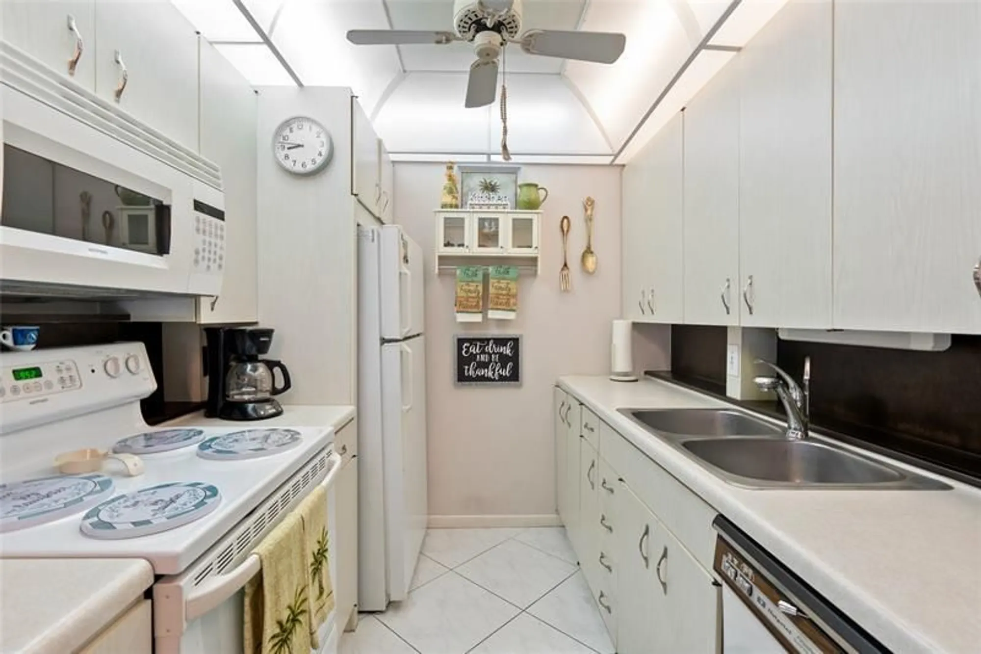 Property Slideshow image 6 of 35 | 2058 newport n # 2058, Deerfield Beach, FL, 33442