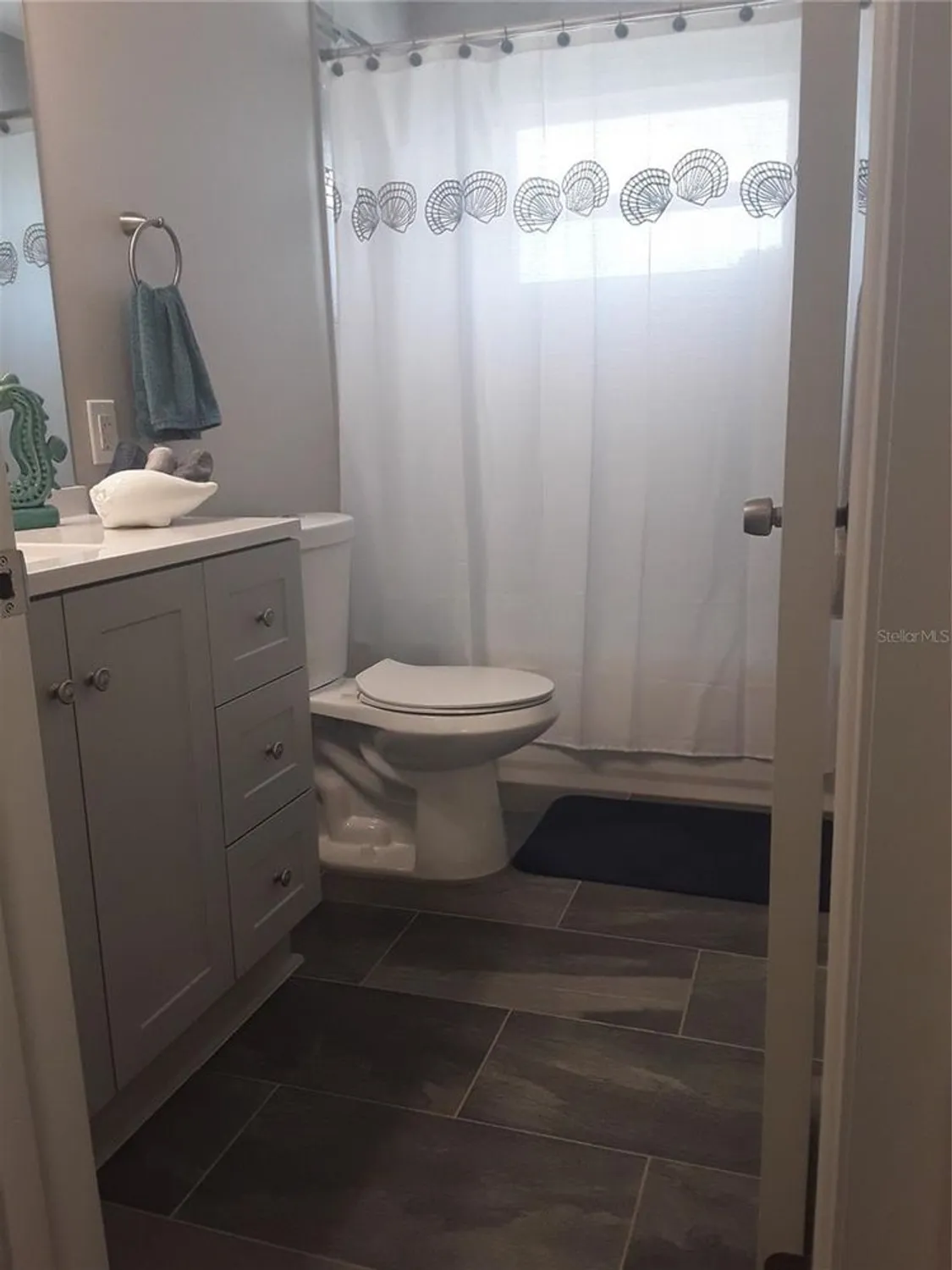 Property Slideshow image 36 of 48 | 702 cypress pl, Sun City Center, FL, 33573