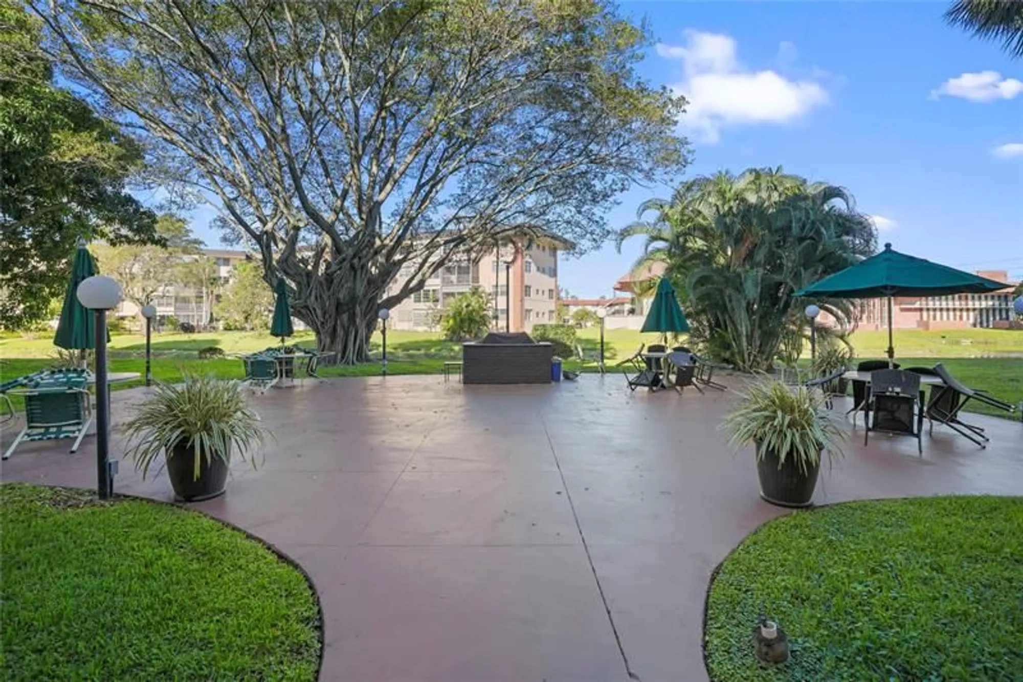 Property Slideshow image 21 of 43 | 3001 nw 46th ave 404, Lauderdale Lakes, FL, 33313