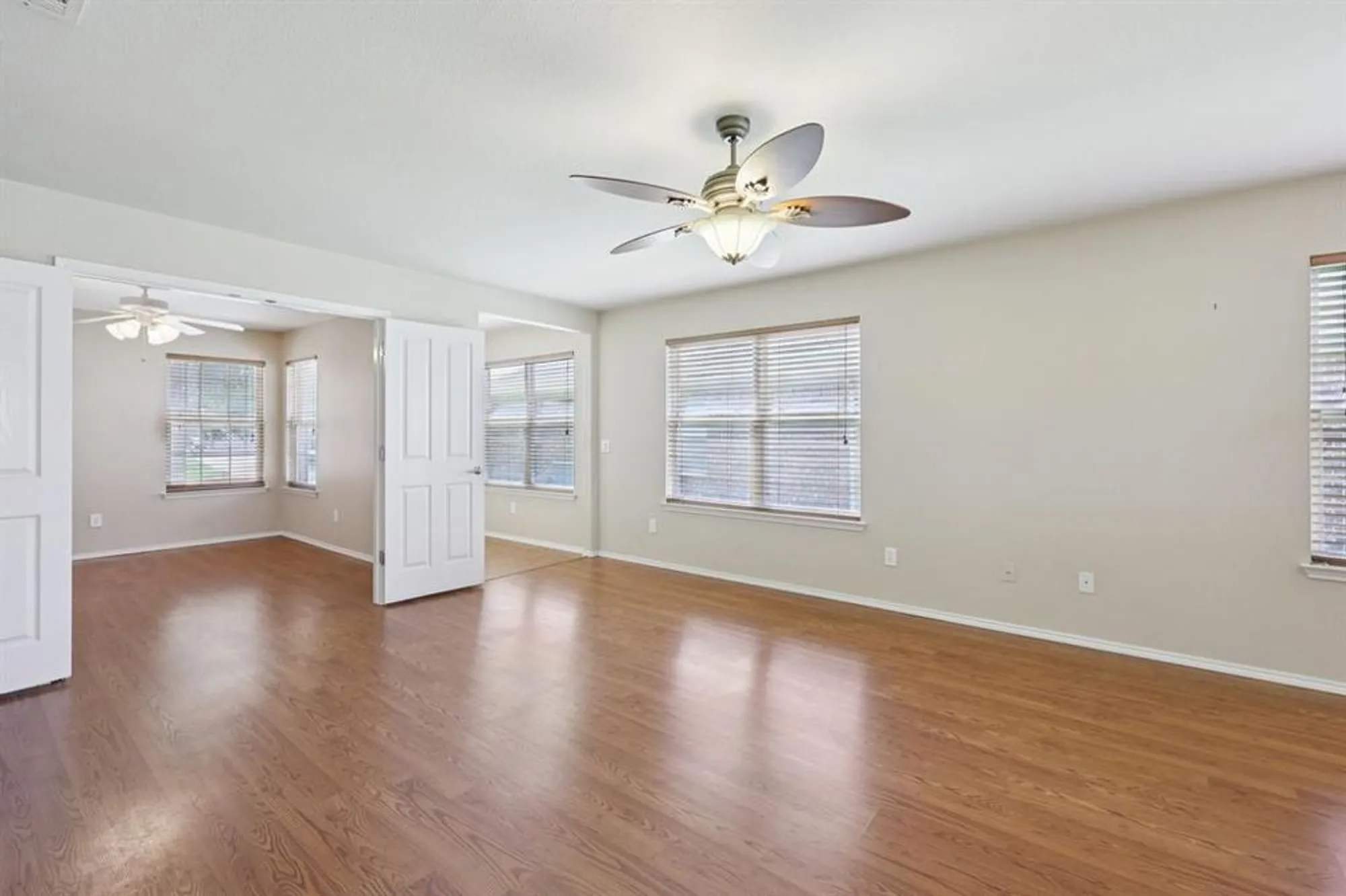 Property Slideshow image 9 of 36 | 7850 estancia dr, Frisco, TX, 75036