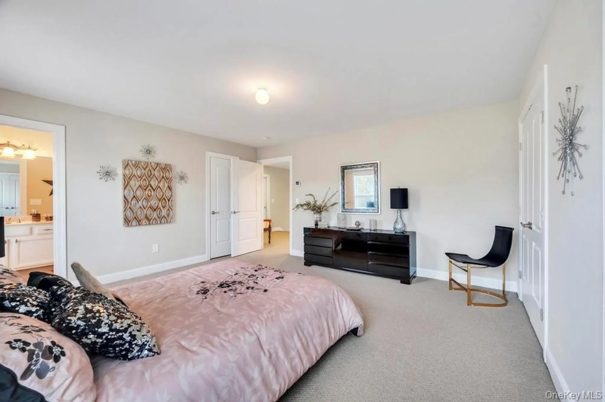 Property Slideshow image 39 of 42 | 4 haverton ct, Riverhead, NY, 11901