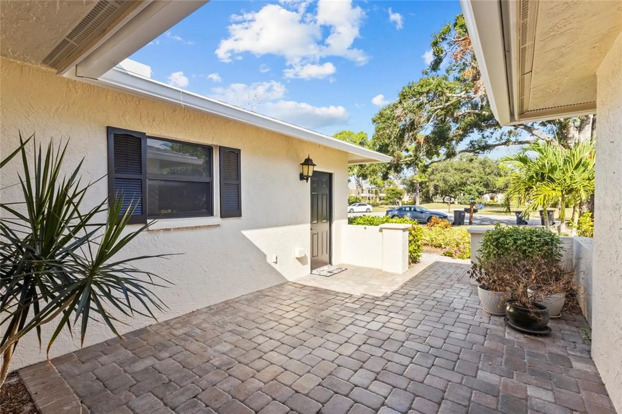 Property Slideshow image 4 of 38 | 7143 fairway bend ln, Sarasota, FL, 34243