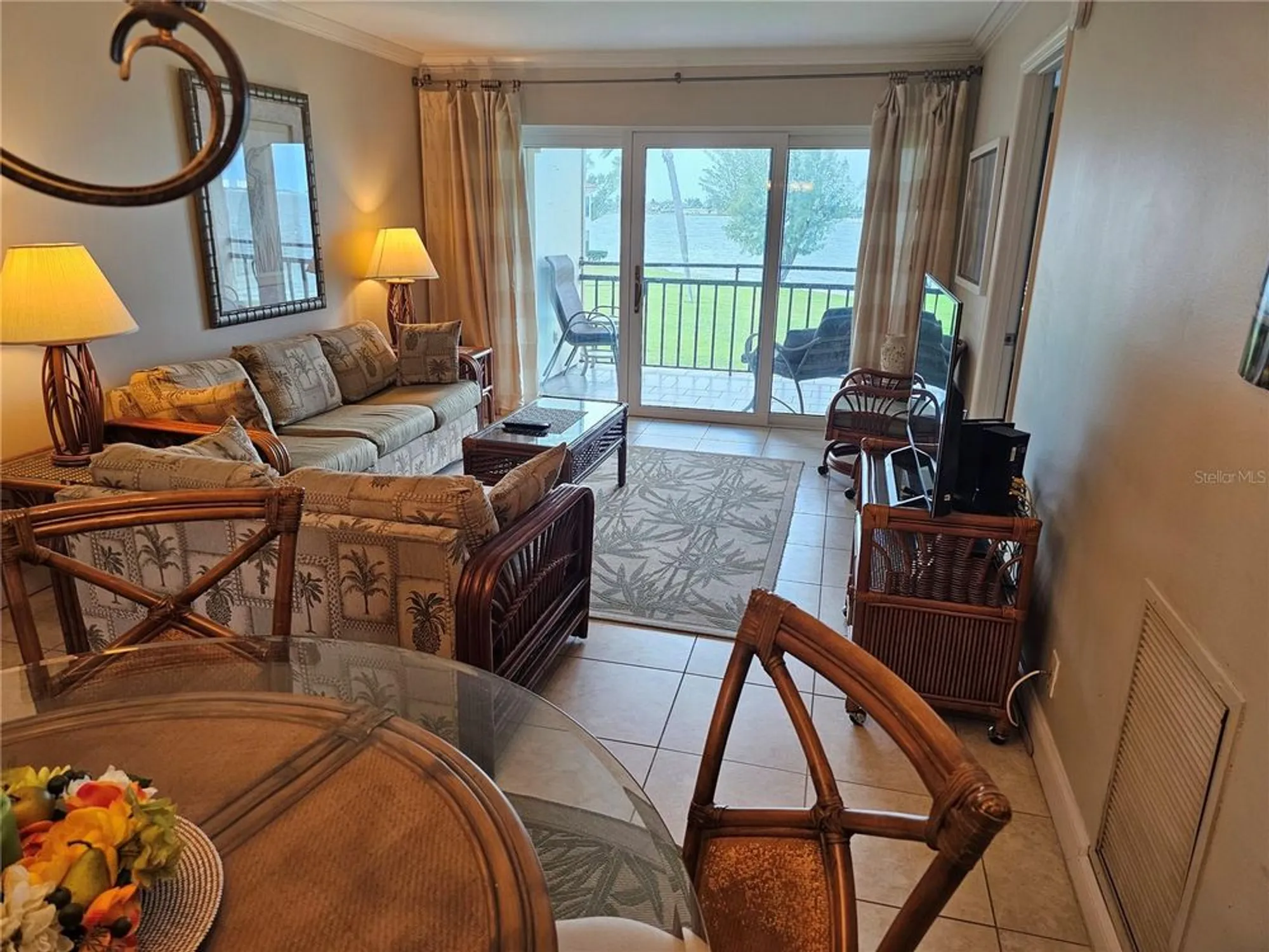 Property Slideshow image 10 of 30 | 6177 sun blvd apt 203, St Petersburg, FL, 33715