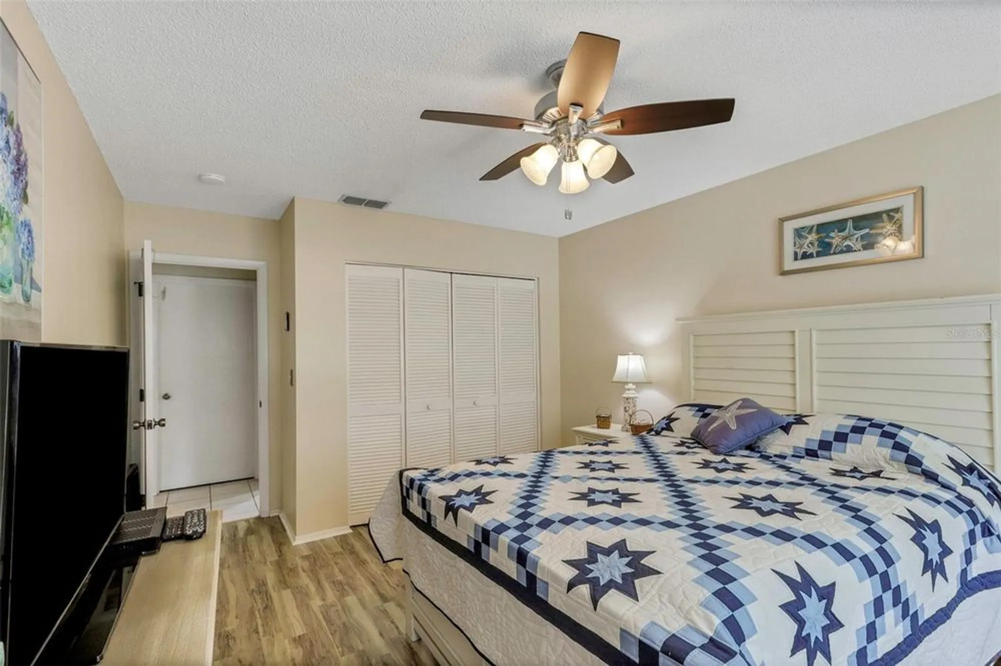 Property Slideshow image 21 of 37 | 1011 dunrobin dr b, Palm Harbor, FL, 34684