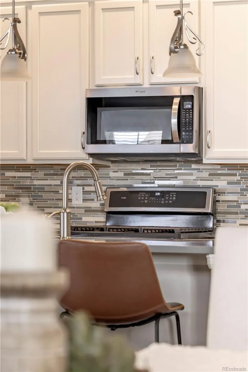 Property Slideshow image 10 of 40 | 2490 lassen ln, Castle Rock, CO, 80109
