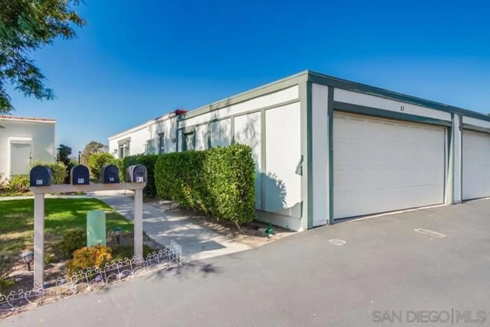 Property Slideshow image 5 of 54 | 3621 vista campana s unit 92, Oceanside, CA, 92057