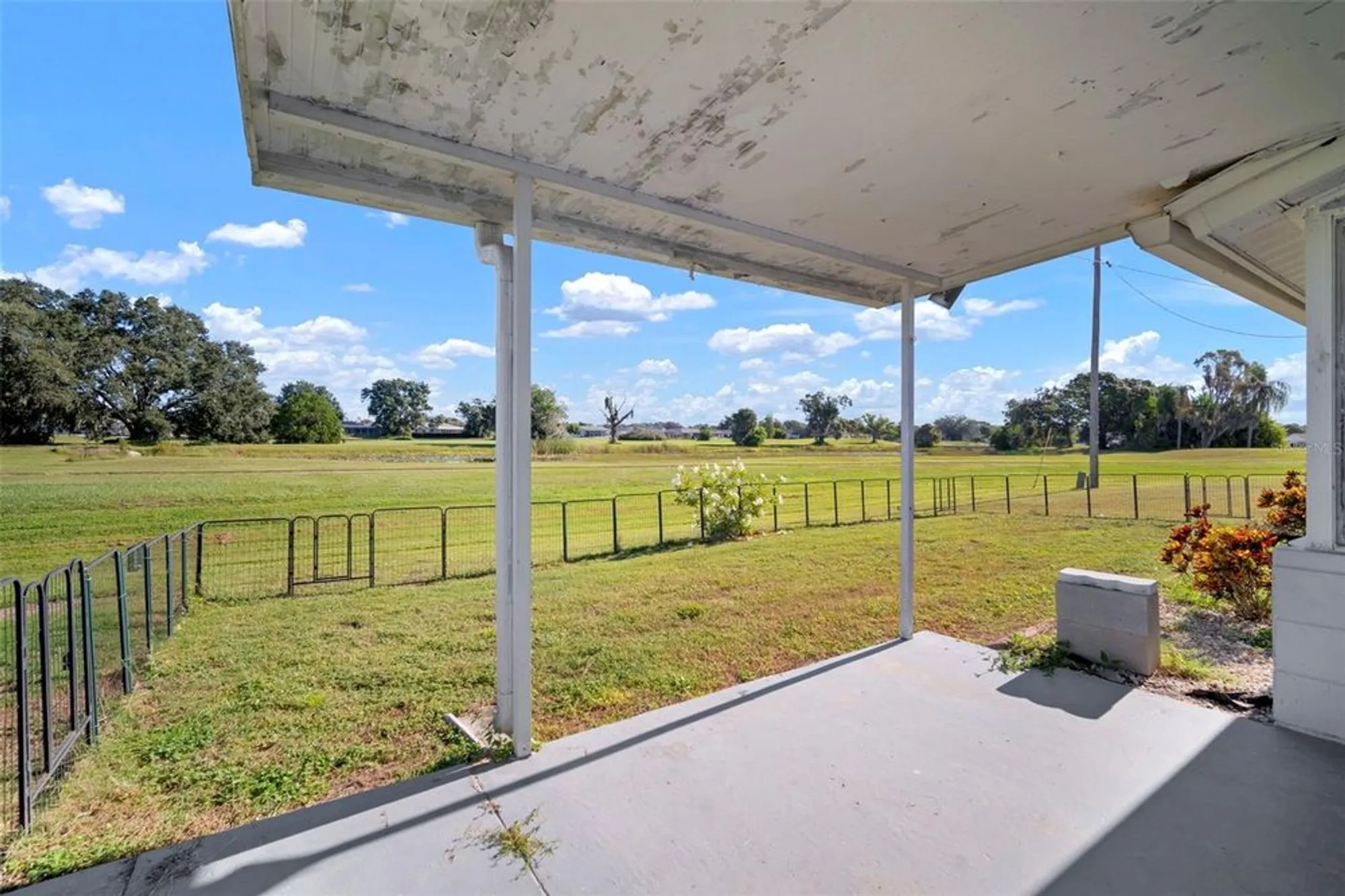 Property Slideshow image 34 of 49 | 609 fox hills dr, Sun City Center, FL, 33573