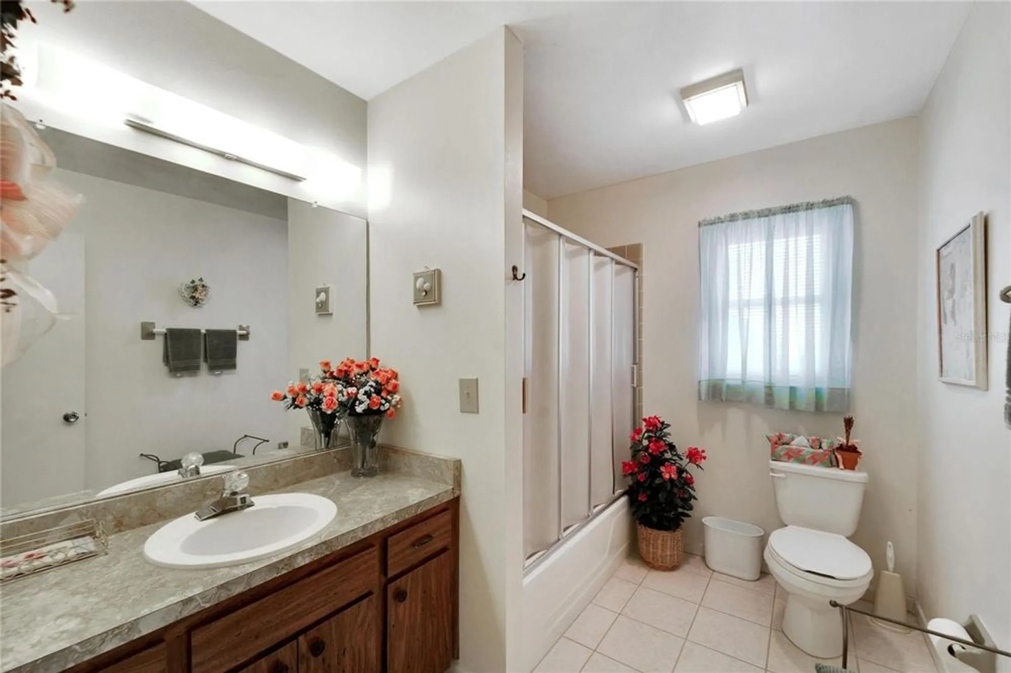 Property Slideshow image 31 of 42 | 612 allegheny dr, Sun City Center, FL, 33573