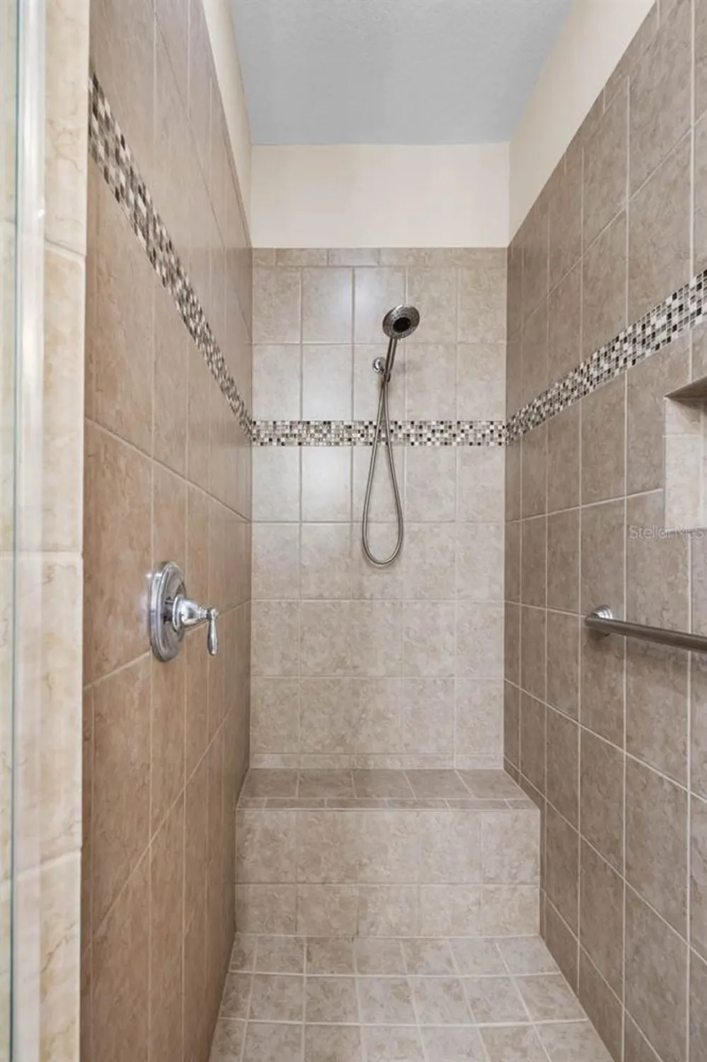 Property Slideshow image 19 of 60 | 809 chipper dr, Sun City Center, FL, 33573