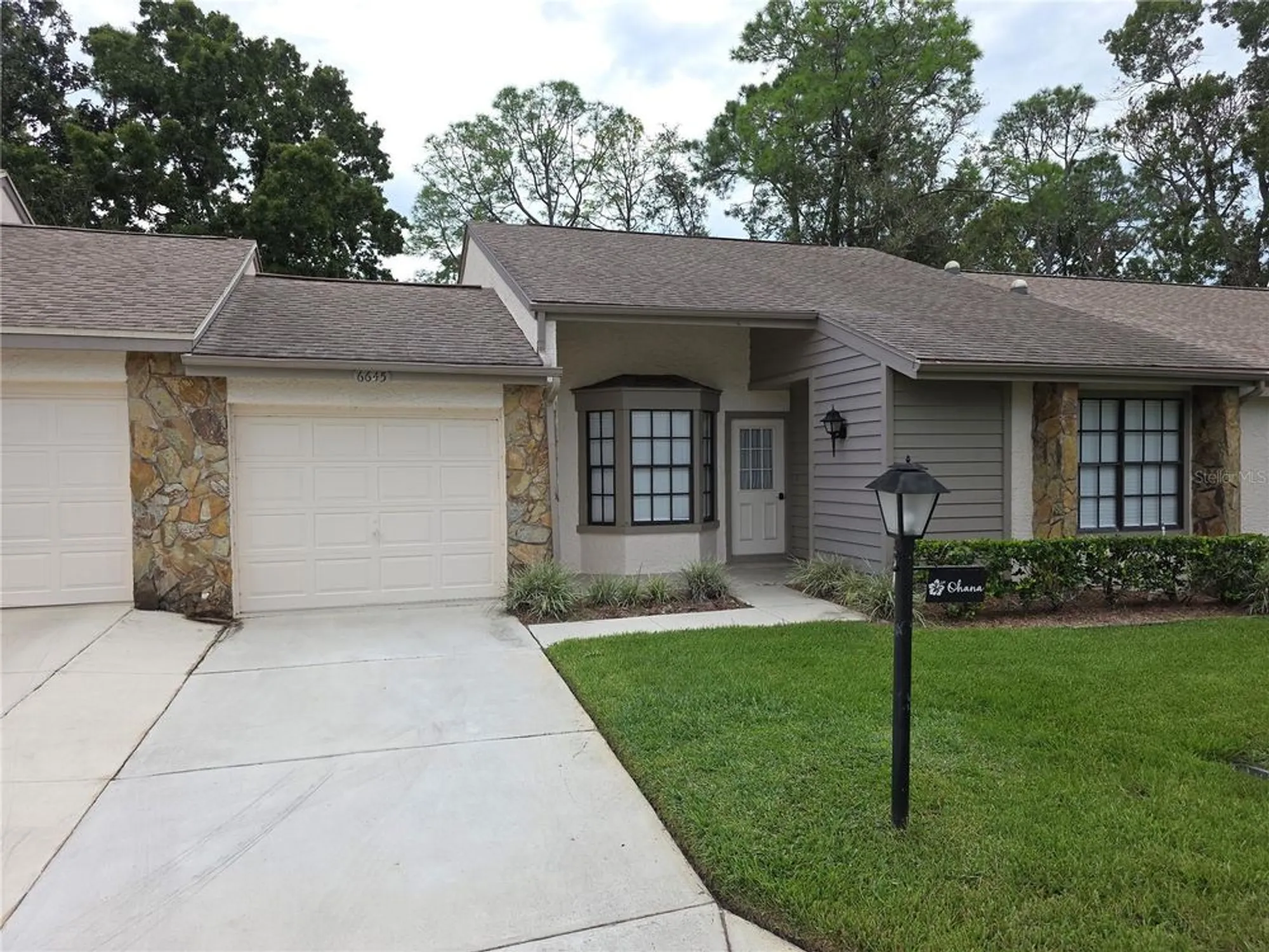 Property Slideshow image 1 of 35 | 6645 brambleleaf dr, Spring Hill, FL, 34606