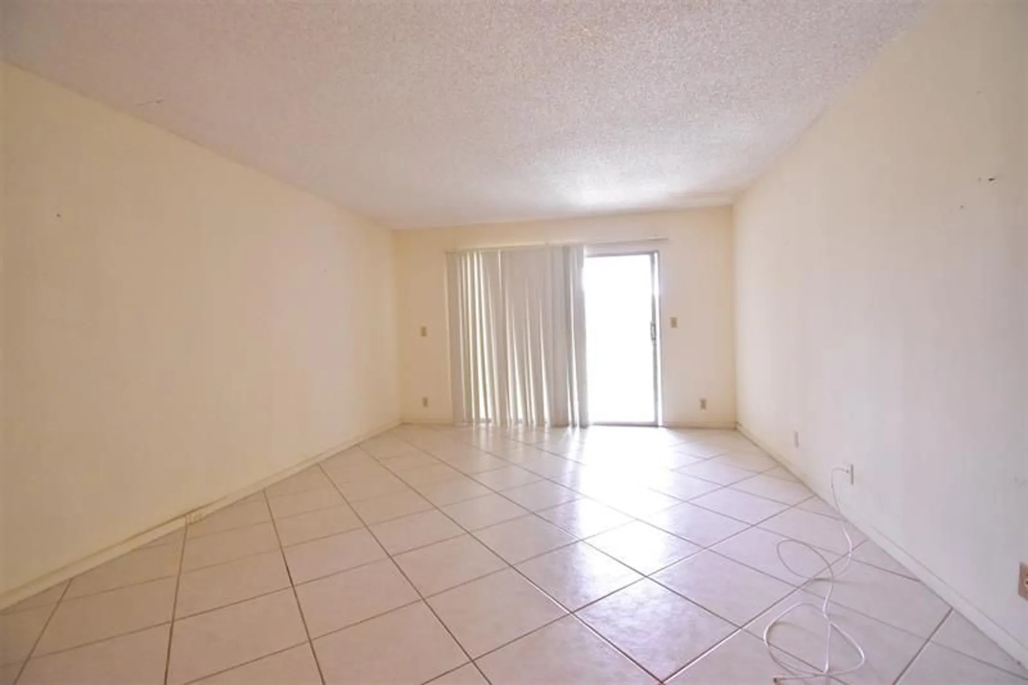 Property Slideshow image 6 of 20 | 2805 victoria way h2, Coconut Creek, FL, 33066