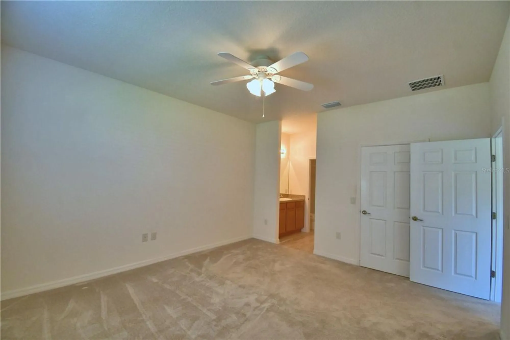 Property Slideshow image 16 of 68 | 1613 linz ct, Winter Haven, FL, 33884