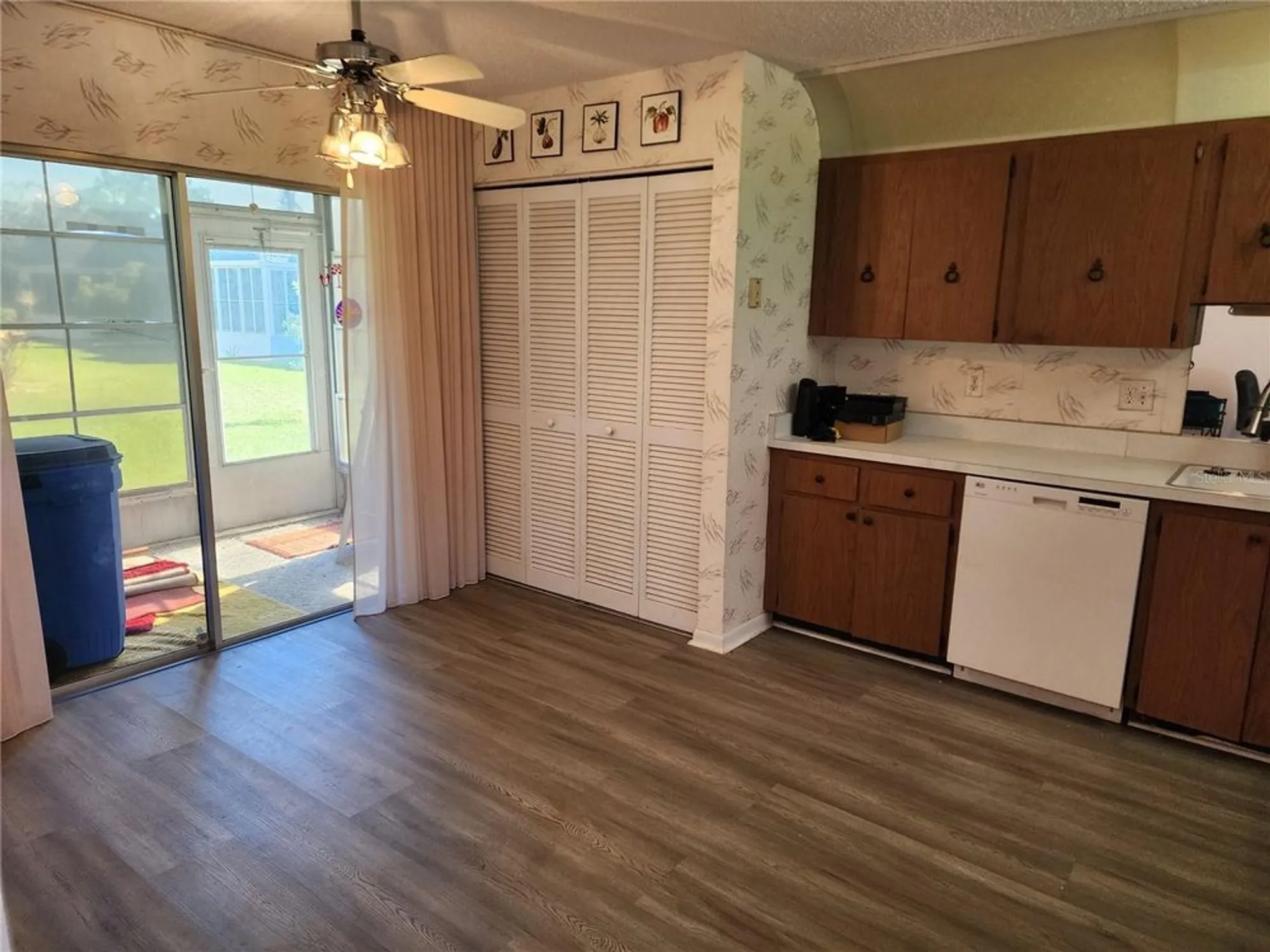 Property Slideshow image 10 of 20 | 3407 42nd st w # 3407, Bradenton, FL, 34205