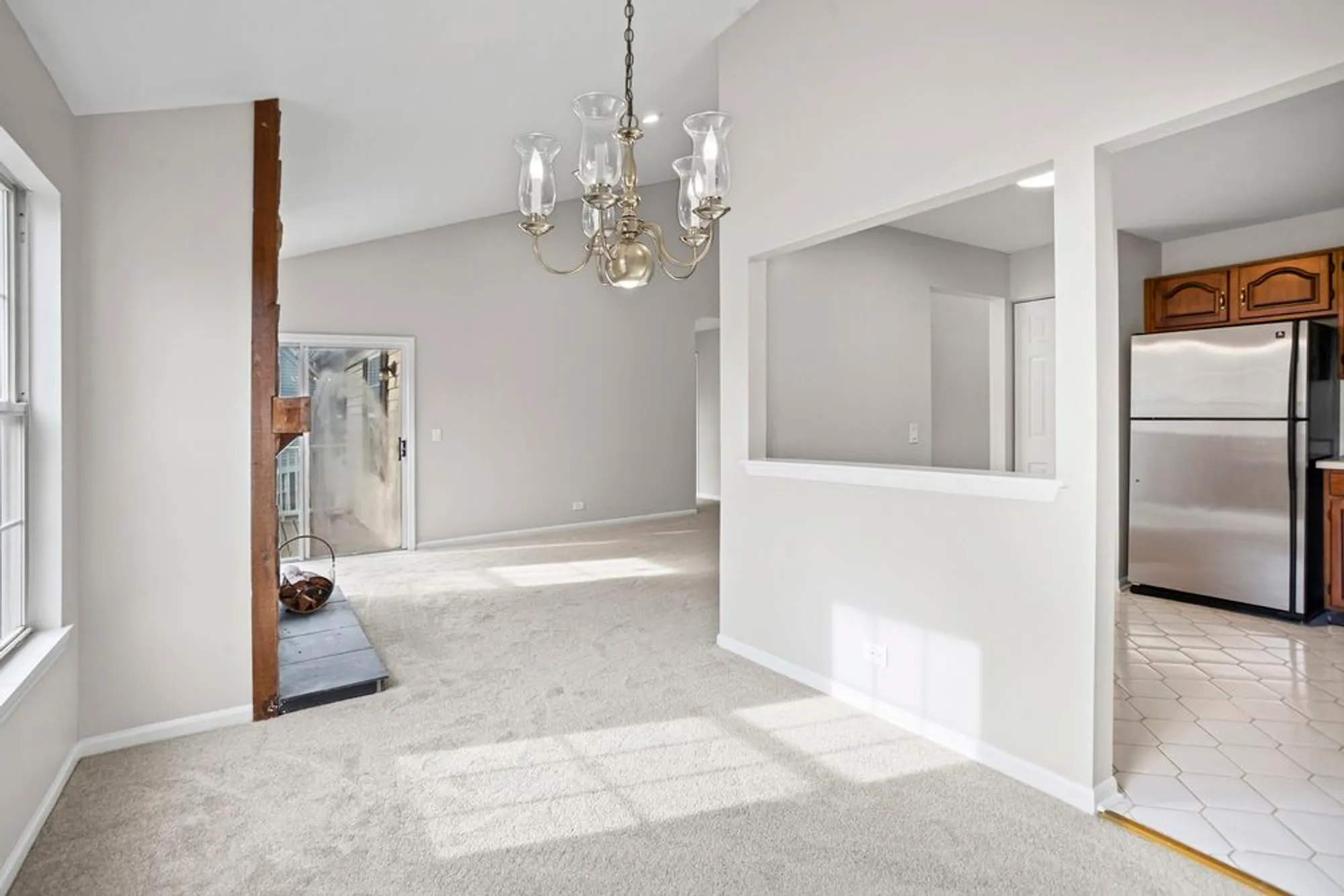 Property Slideshow image 8 of 23 | 109 rob roy ln c, Prospect Heights, IL, 60070