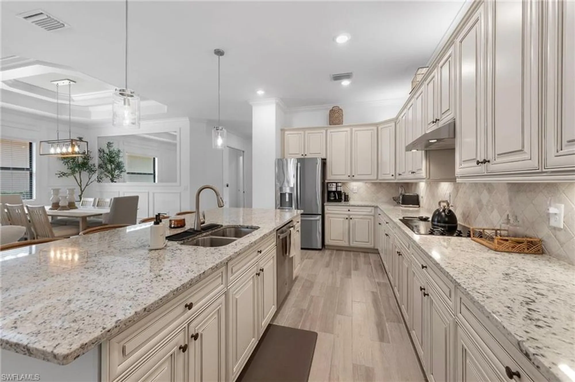 Property Slideshow image 11 of 49 | 28009 foxrock ct, Bonita Springs, FL, 34135