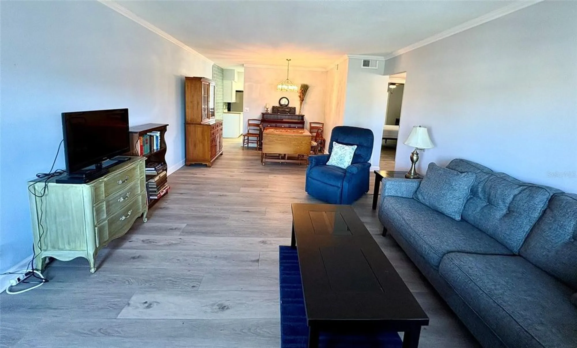 Property Slideshow image 8 of 55 | 2463 brazilia dr 53, Clearwater, FL, 33763