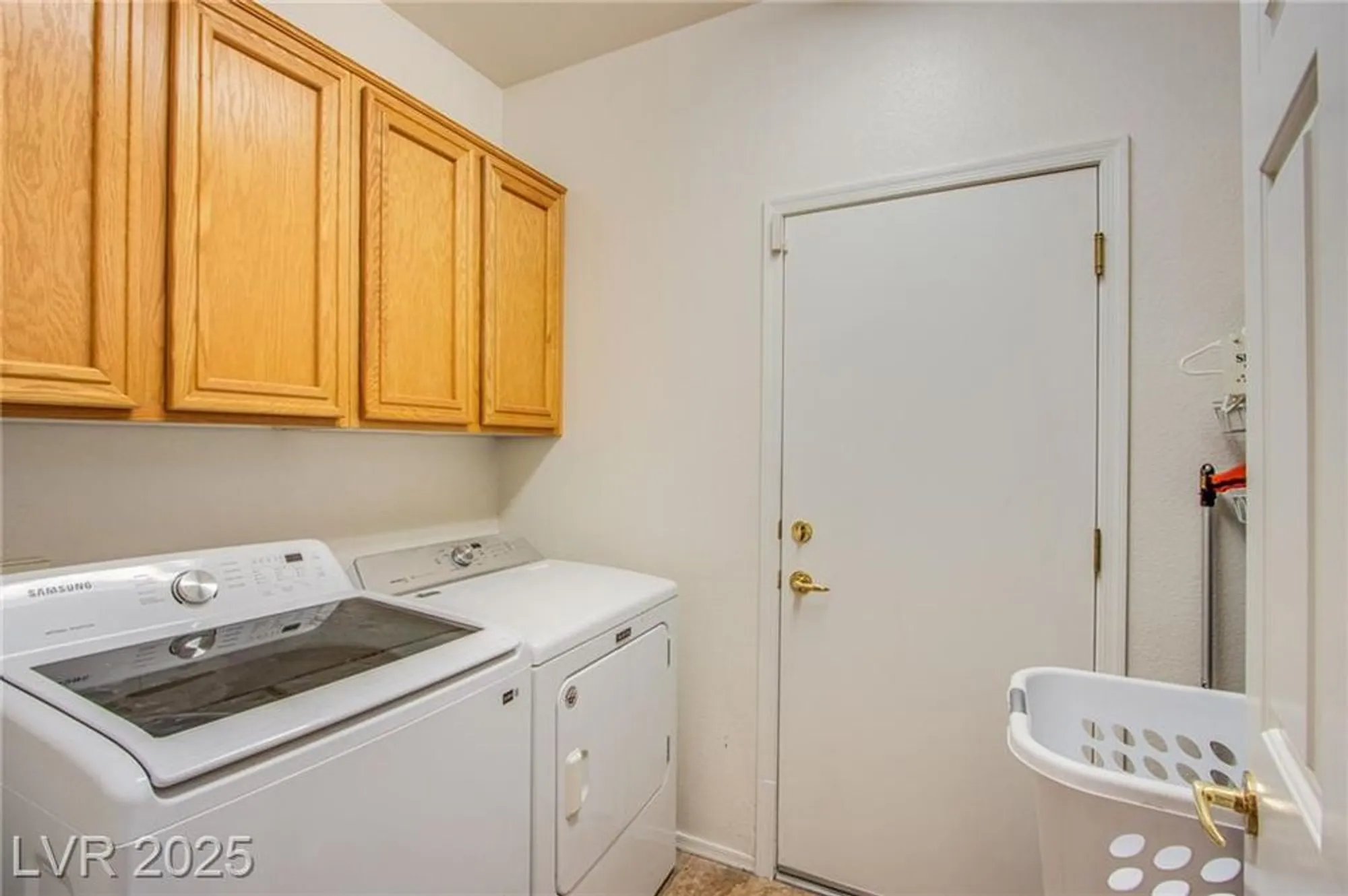 Property Slideshow image 26 of 31 | 2581 evansville ave, Henderson, NV, 89052