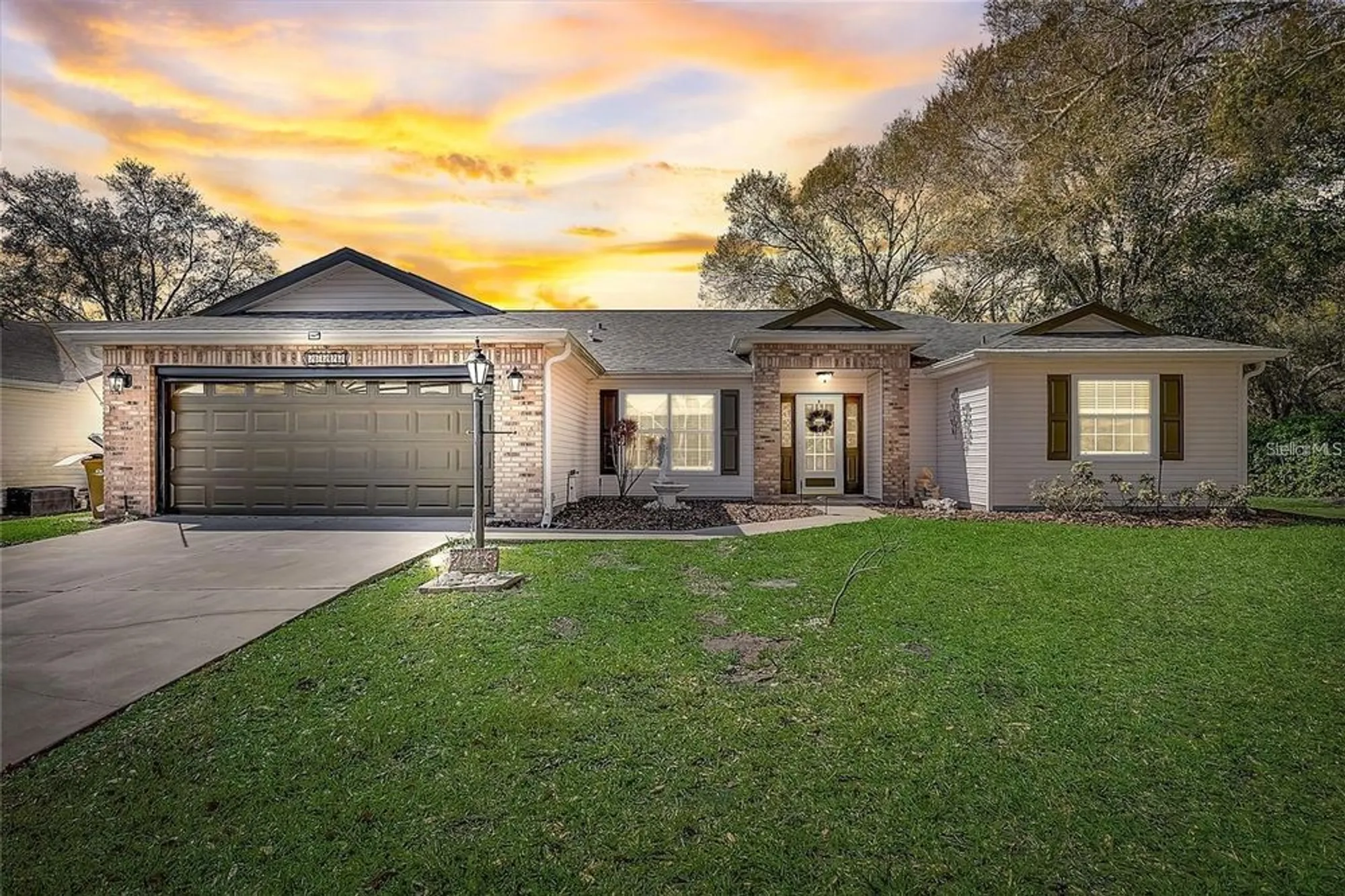 Property Slideshow image 1 of 43 | 25273 lost oak cir, Leesburg, FL, 34748