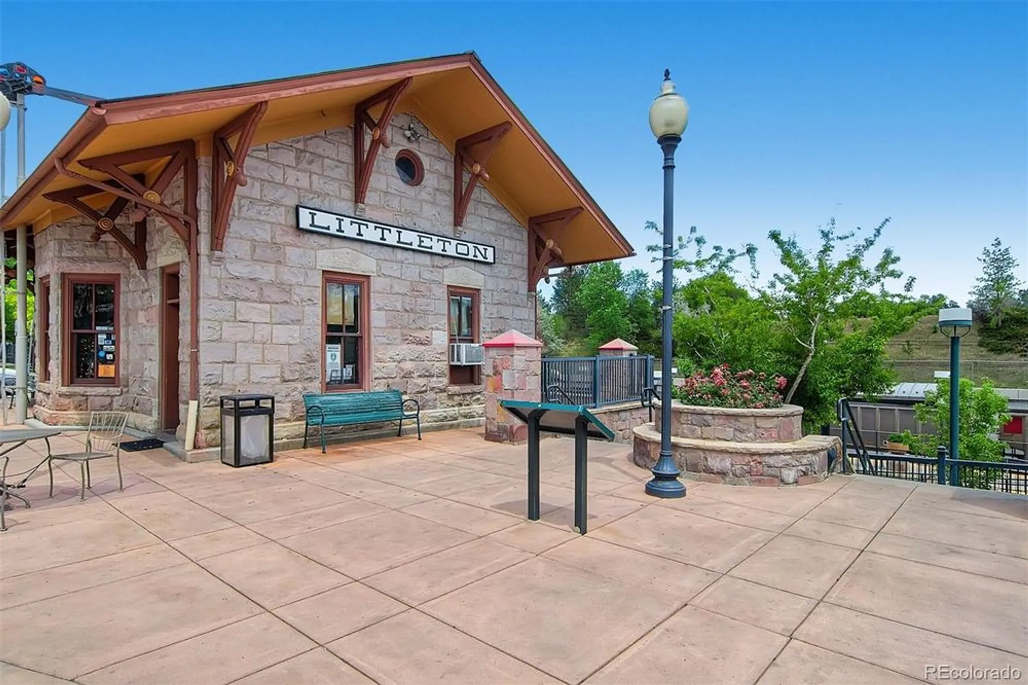 Property Slideshow image 34 of 37 | 2712 w greens pl, Littleton, CO, 80123