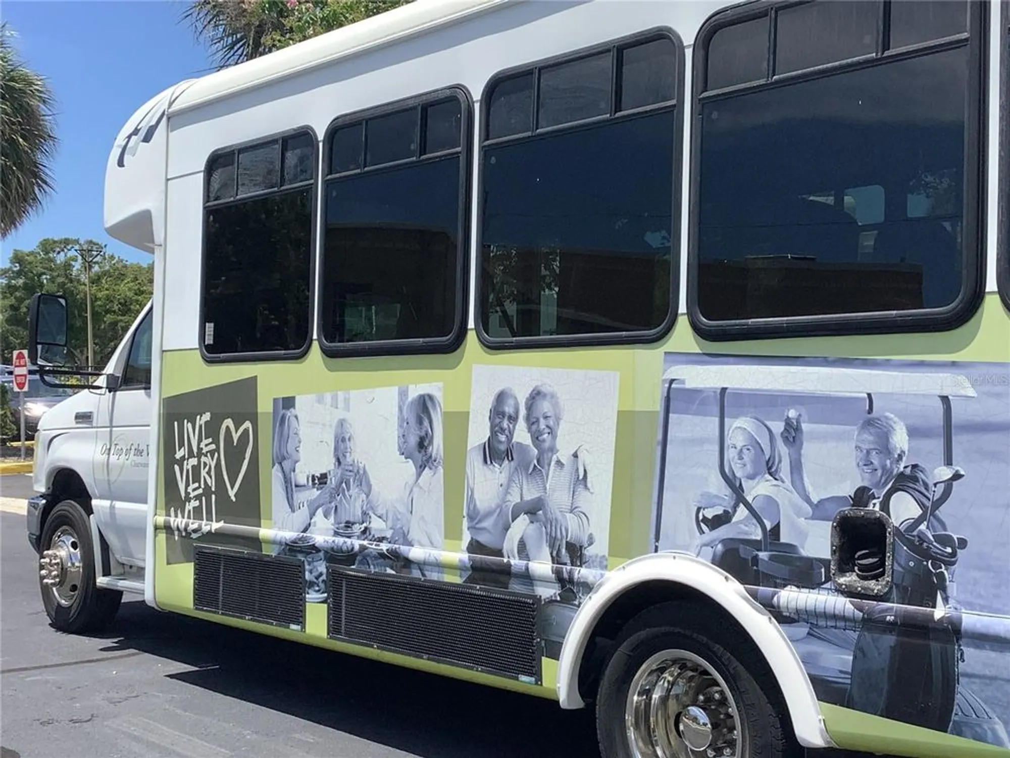 Property Slideshow image 52 of 65 | 2433 brazilia dr apt 43, Clearwater, FL, 33763