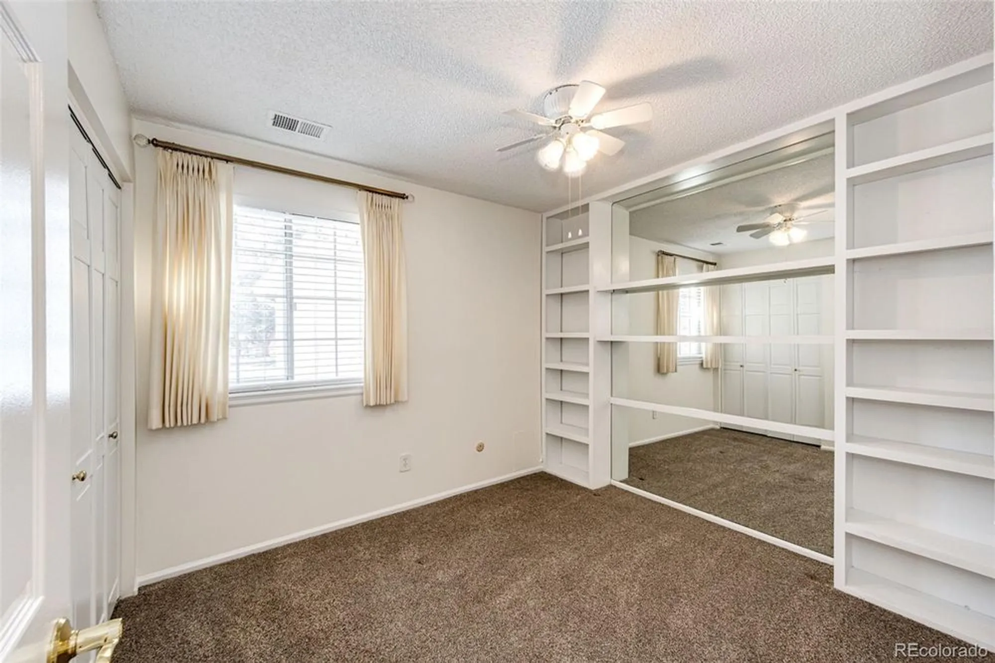 Property Slideshow image 15 of 36 | 14393 e marina dr, Aurora, CO, 80014