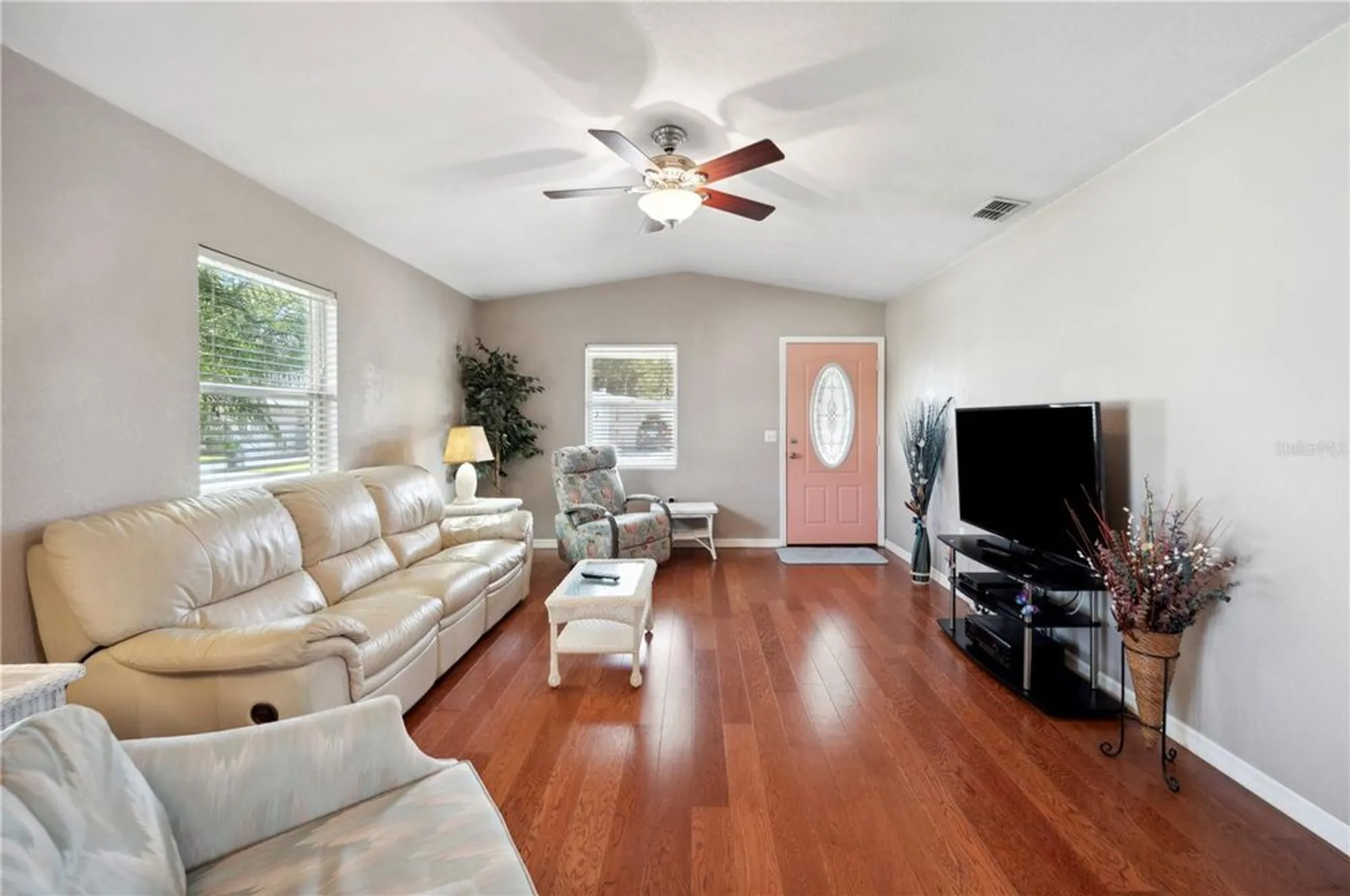 Property Slideshow image 5 of 39 | 4829 colonnades cir, Lakeland, FL, 33811